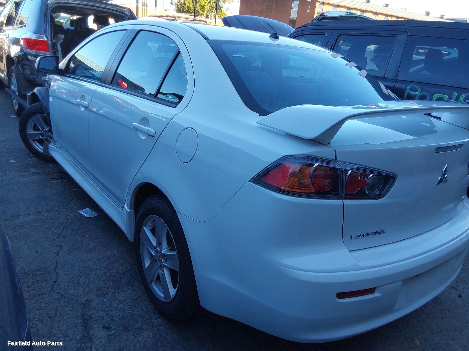 2013 Mitsubishi Lancer Left Taillight