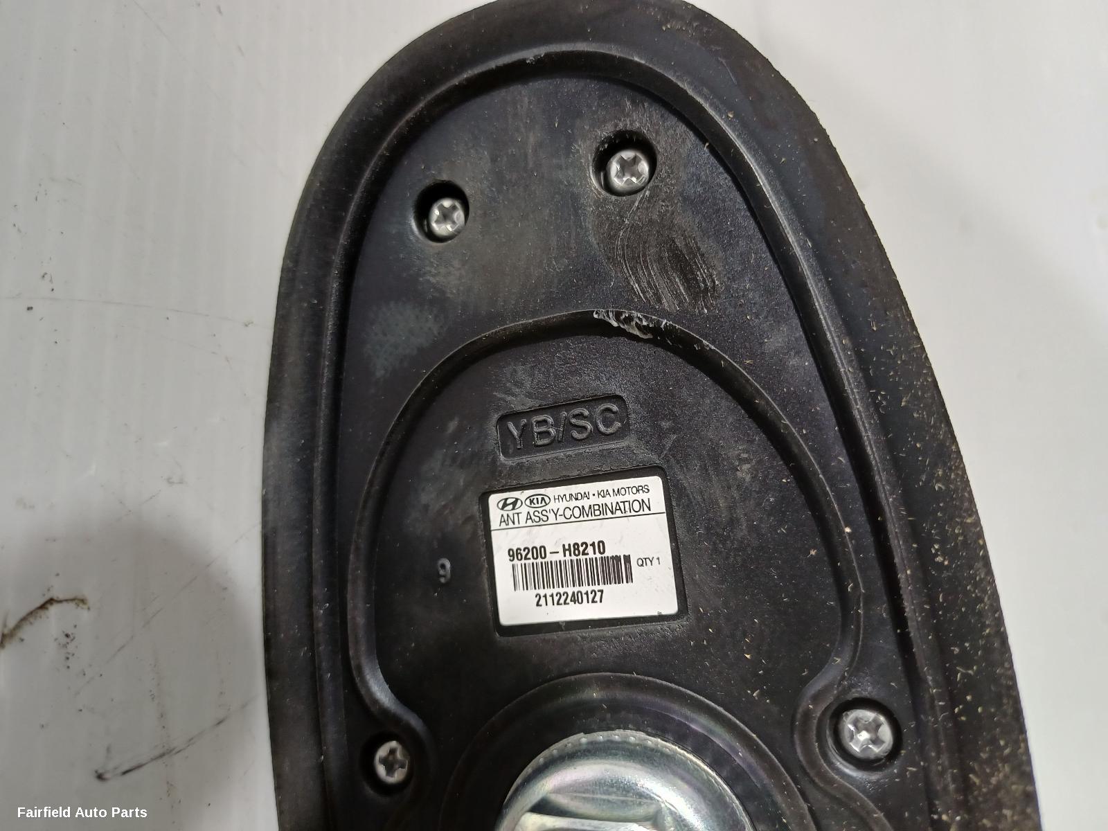 2020-2026 Kia Stonic Antenna