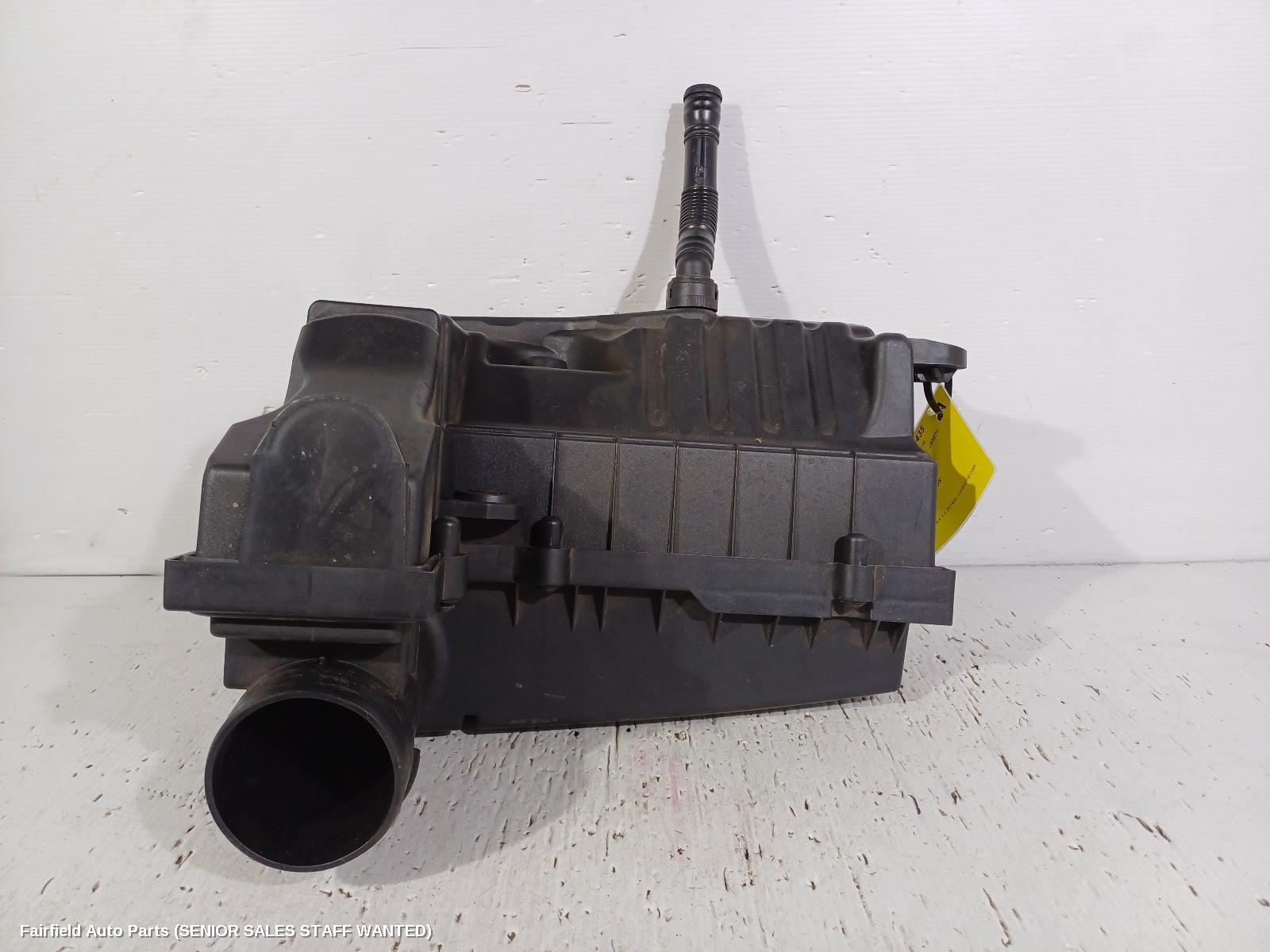 2009 Volkswagen Golf Air Cleaner Box