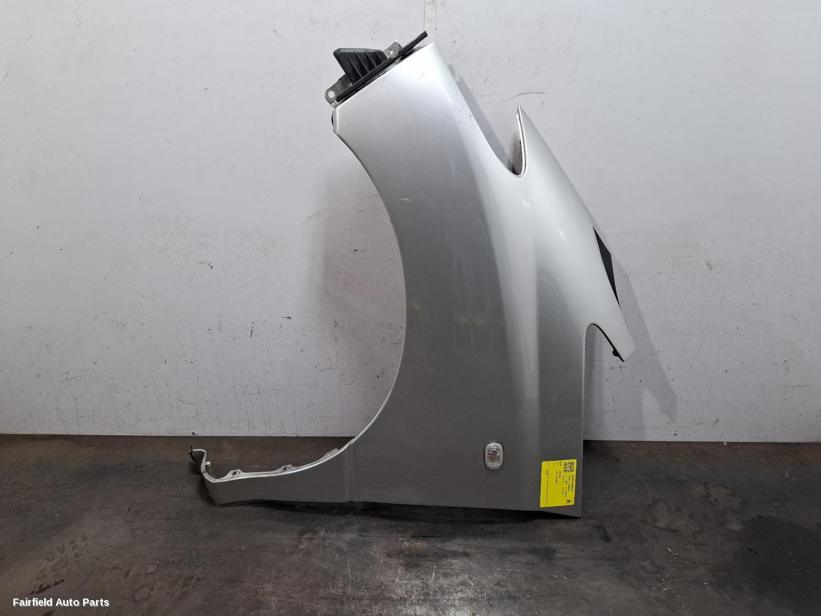 2003 Toyota Estima Left Guard