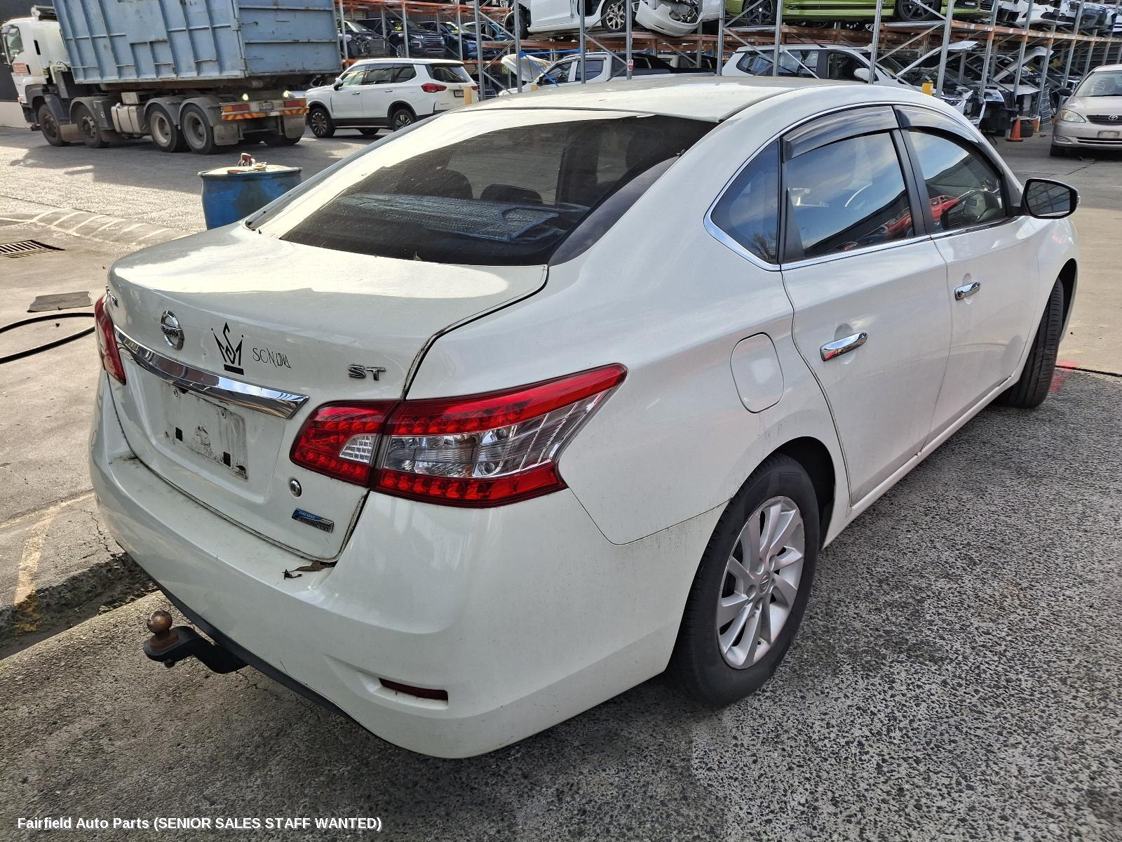 2012-2017 Nissan Pulsar Left Rear Door Sliding
