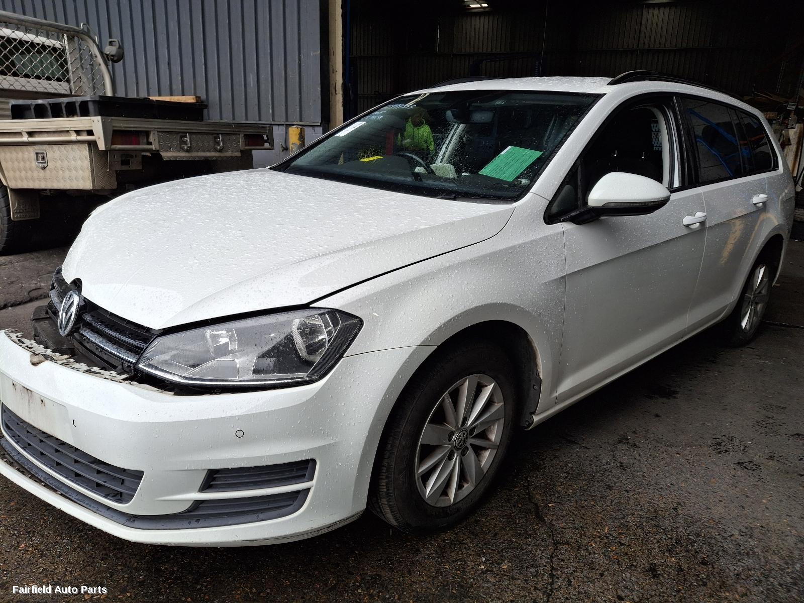 2017 Volkswagen Golf Left Rear Door Sliding