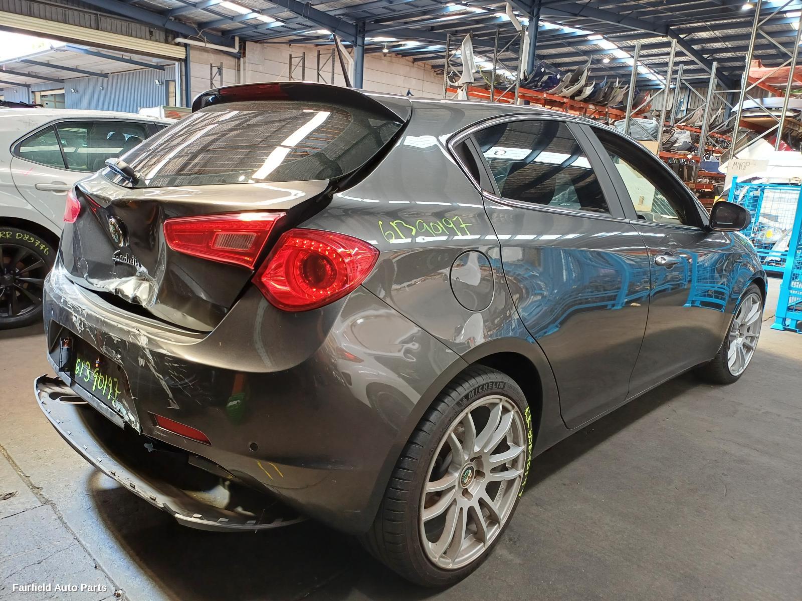 2013 Alfa Romeo Giulietta Radiator