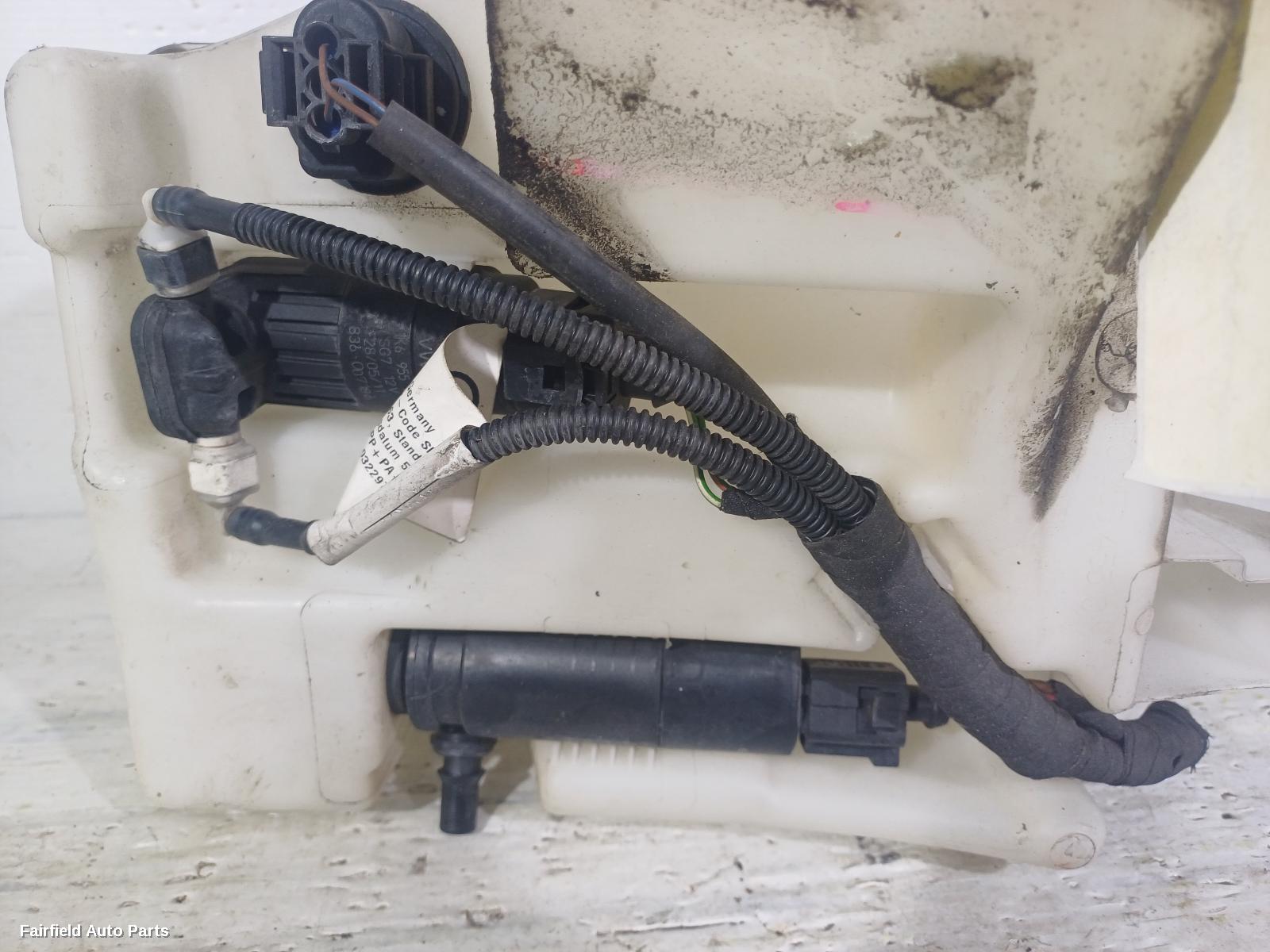 2010-2018 Audi A1 Washer Bottle