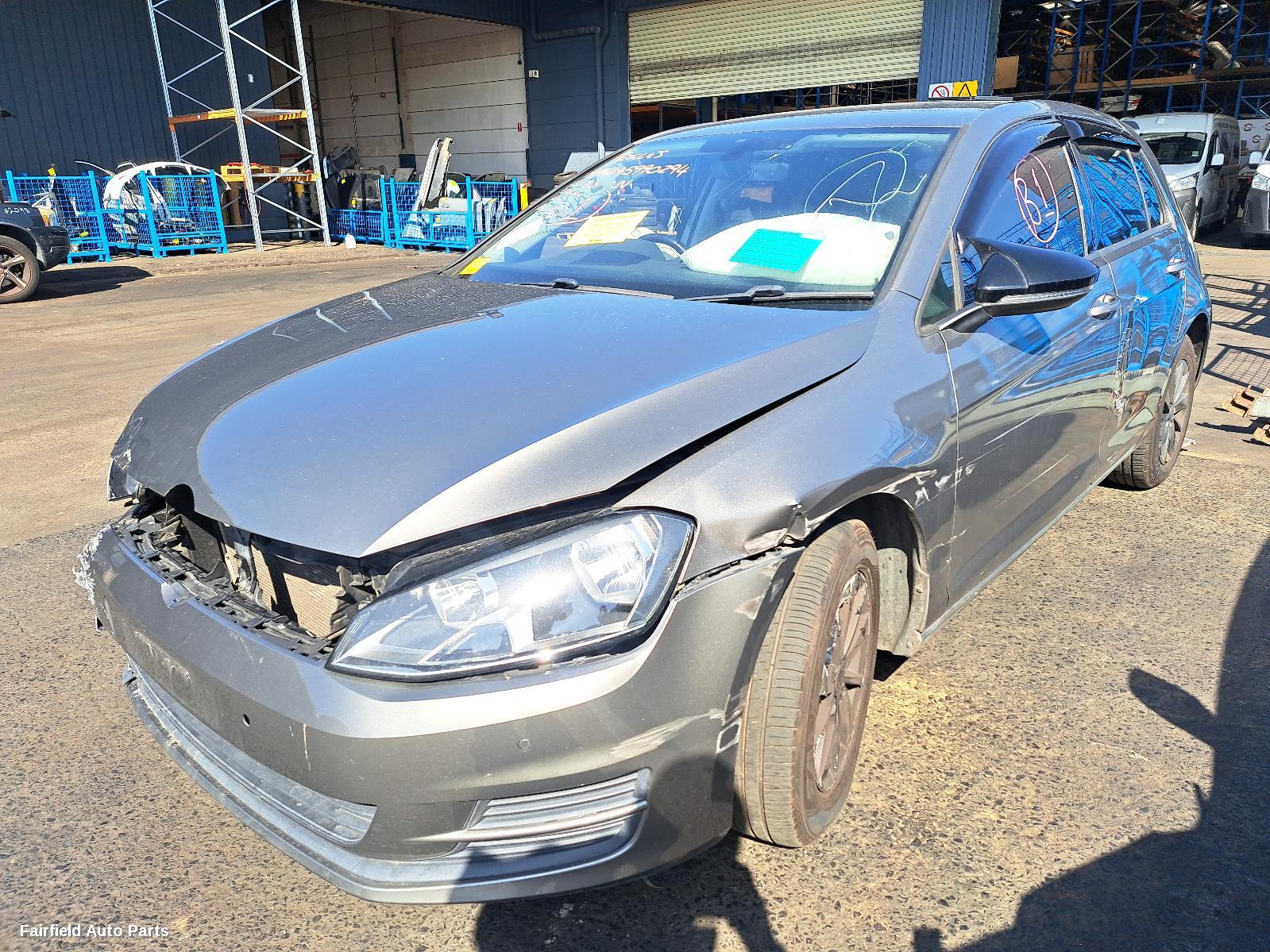 2016 Volkswagen Golf Left Taillight