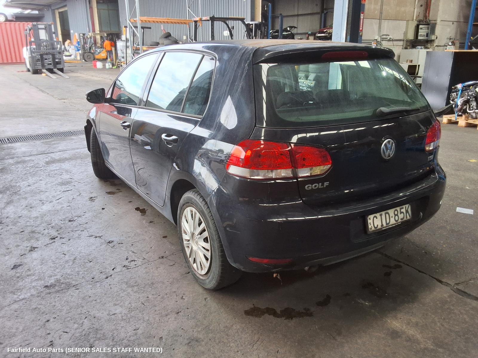 2012 Volkswagen Golf Right Front Door