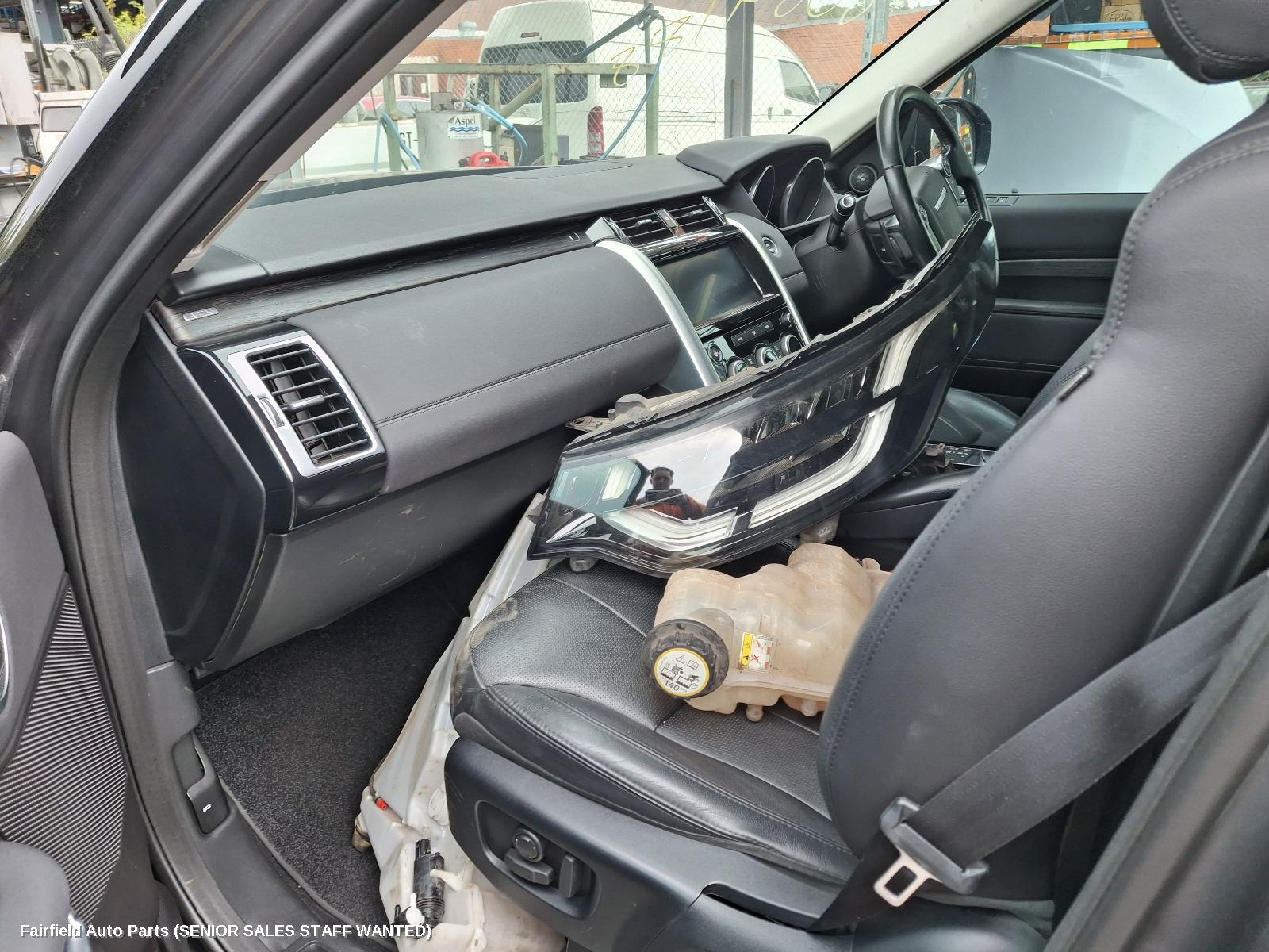 2017 Land Rover Discovery Fan