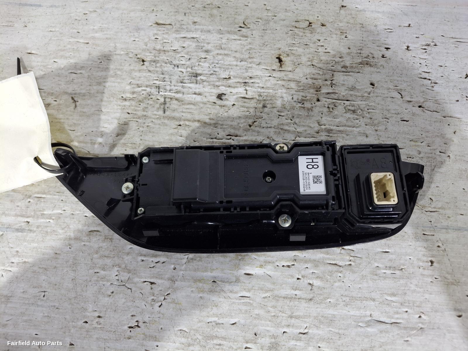 2020-2023 Toyota Yaris Cross Pwr Dr Wind Switch