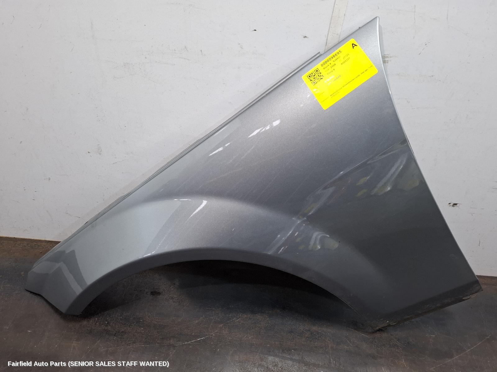 2008 Mercedes C Class Left Guard