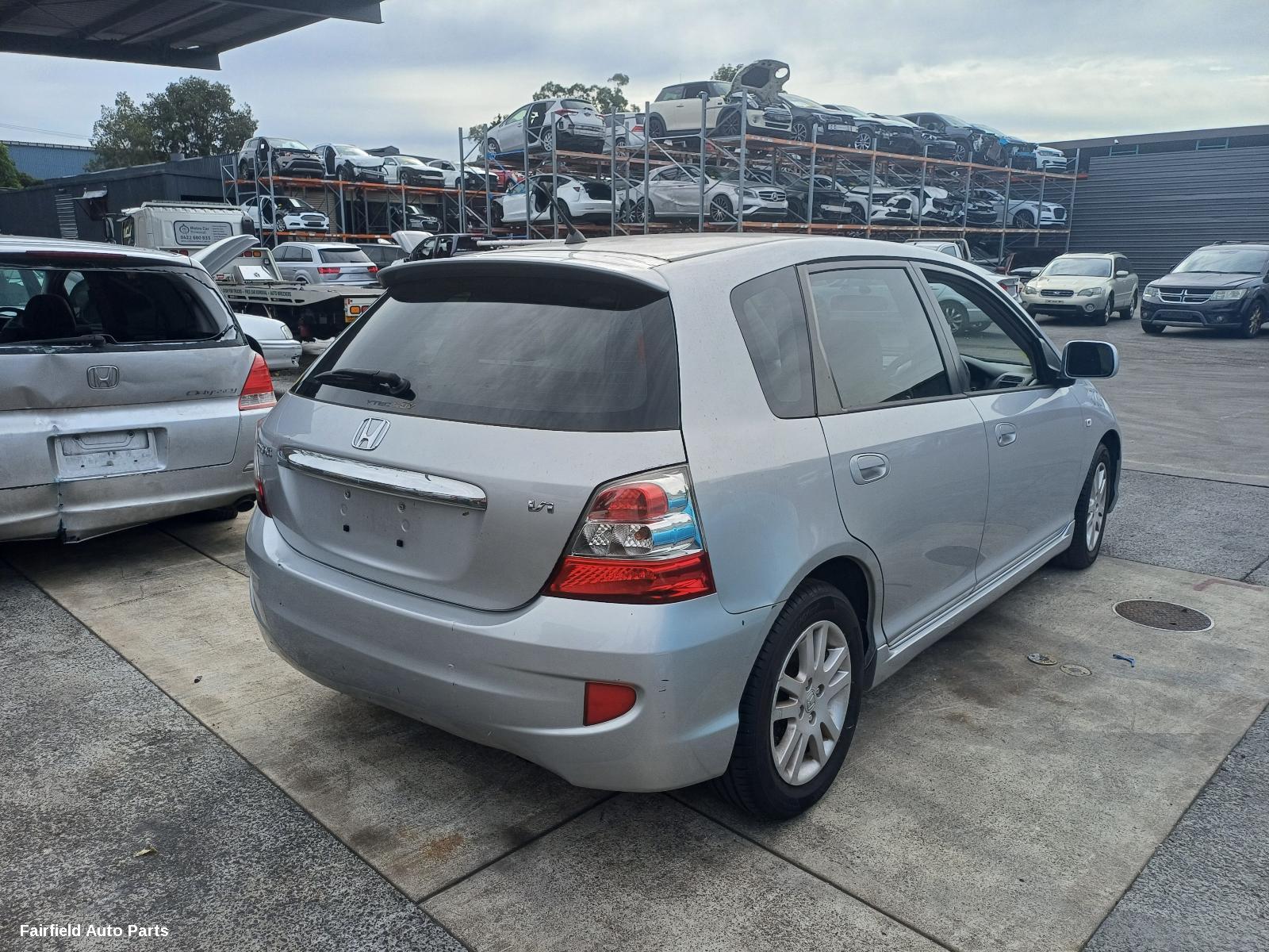 2005 Honda Civic Right Guard