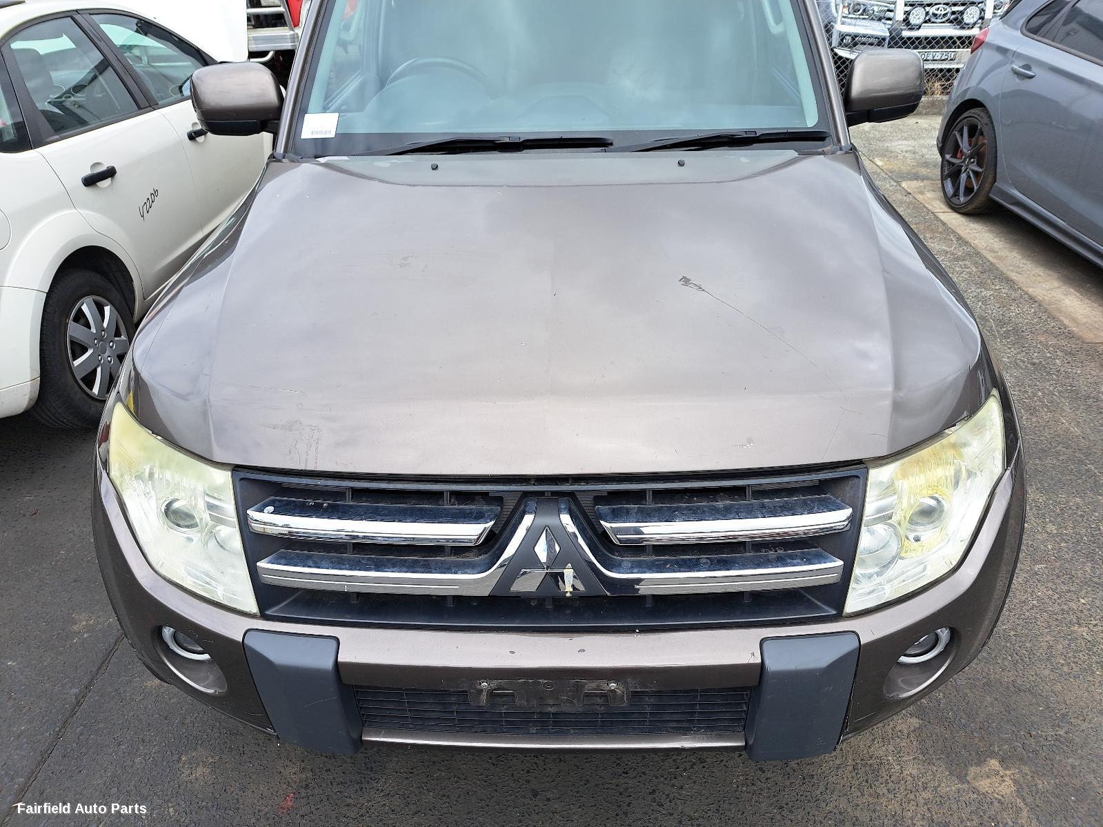 2011 Mitsubishi Pajero Left Door Mirror