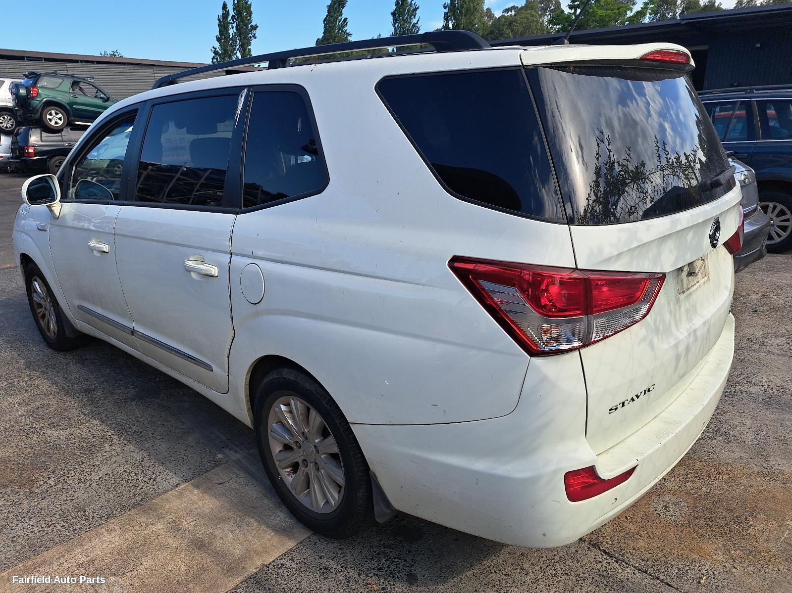 2013 Ssangyong Stavic Radiator Support