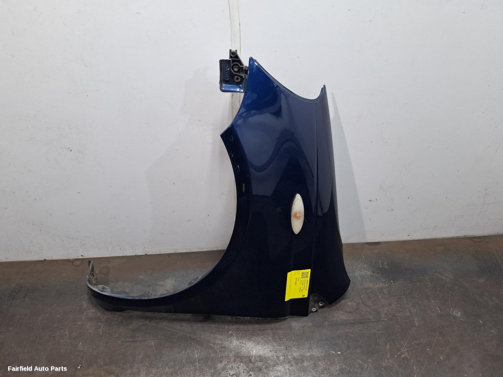 1999-2005 Toyota Echo Left Guard