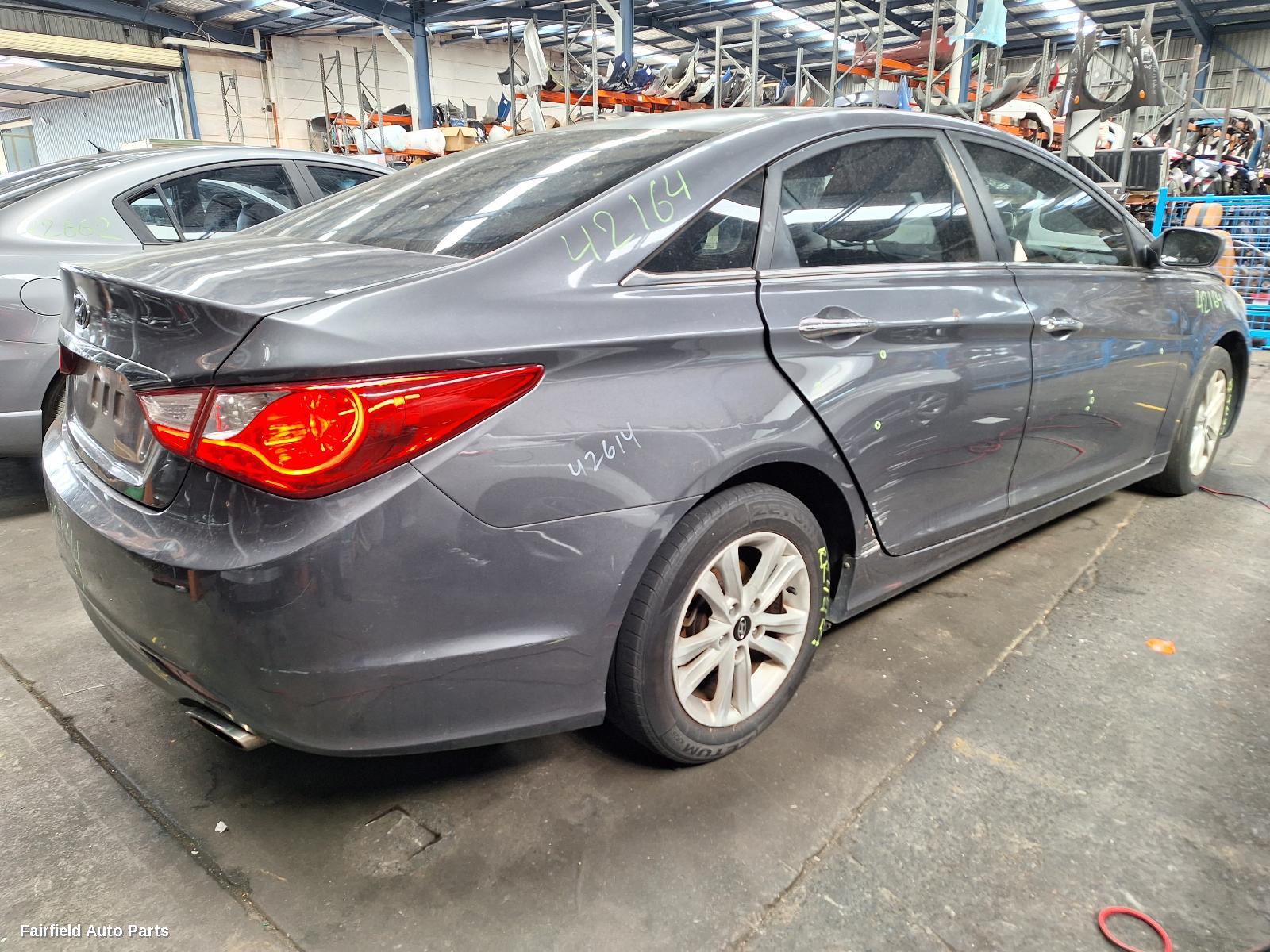 2010 Hyundai I45 Sunvisor