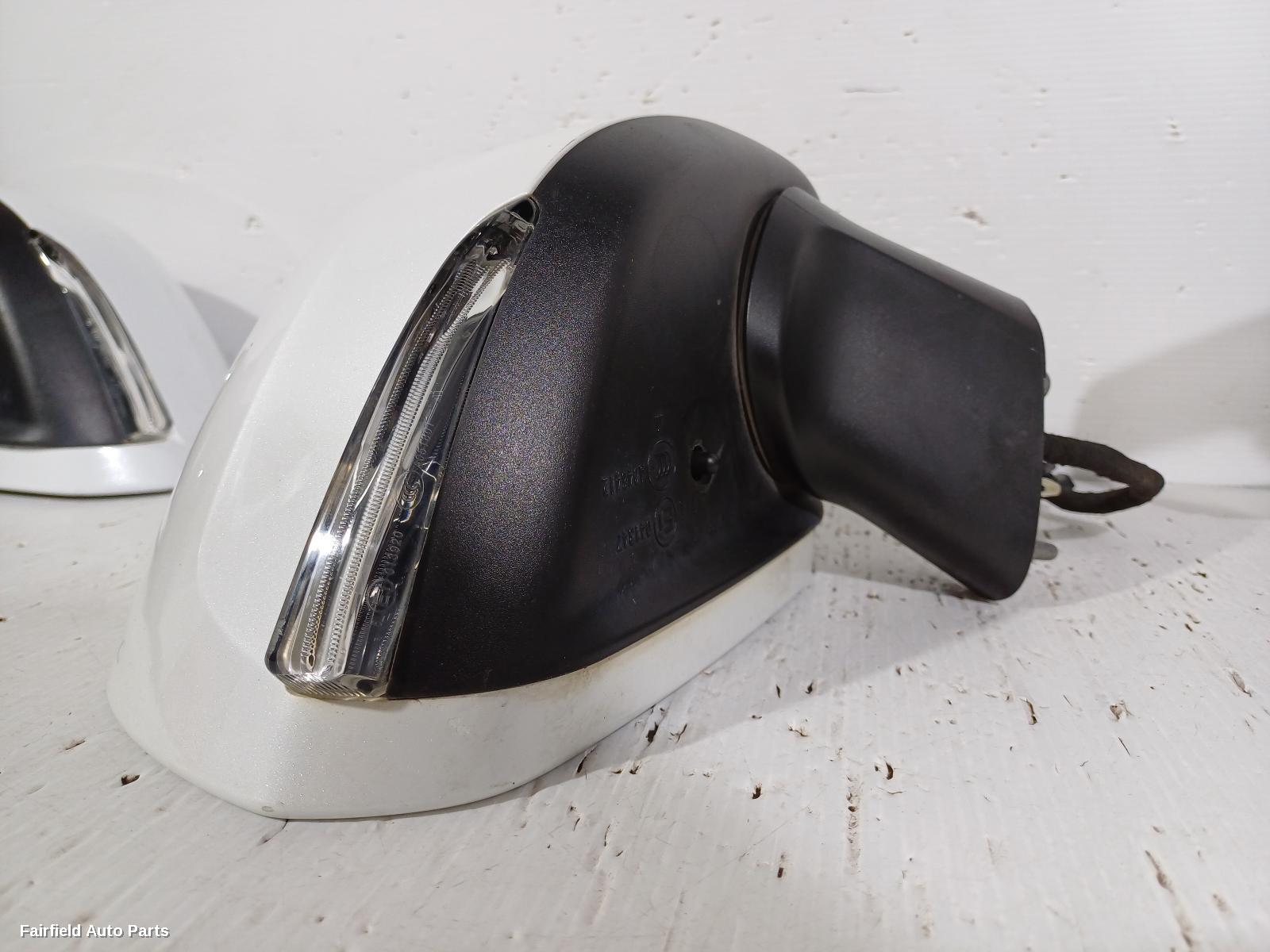 2015-2020 Volvo Xc90 Right Door Mirror