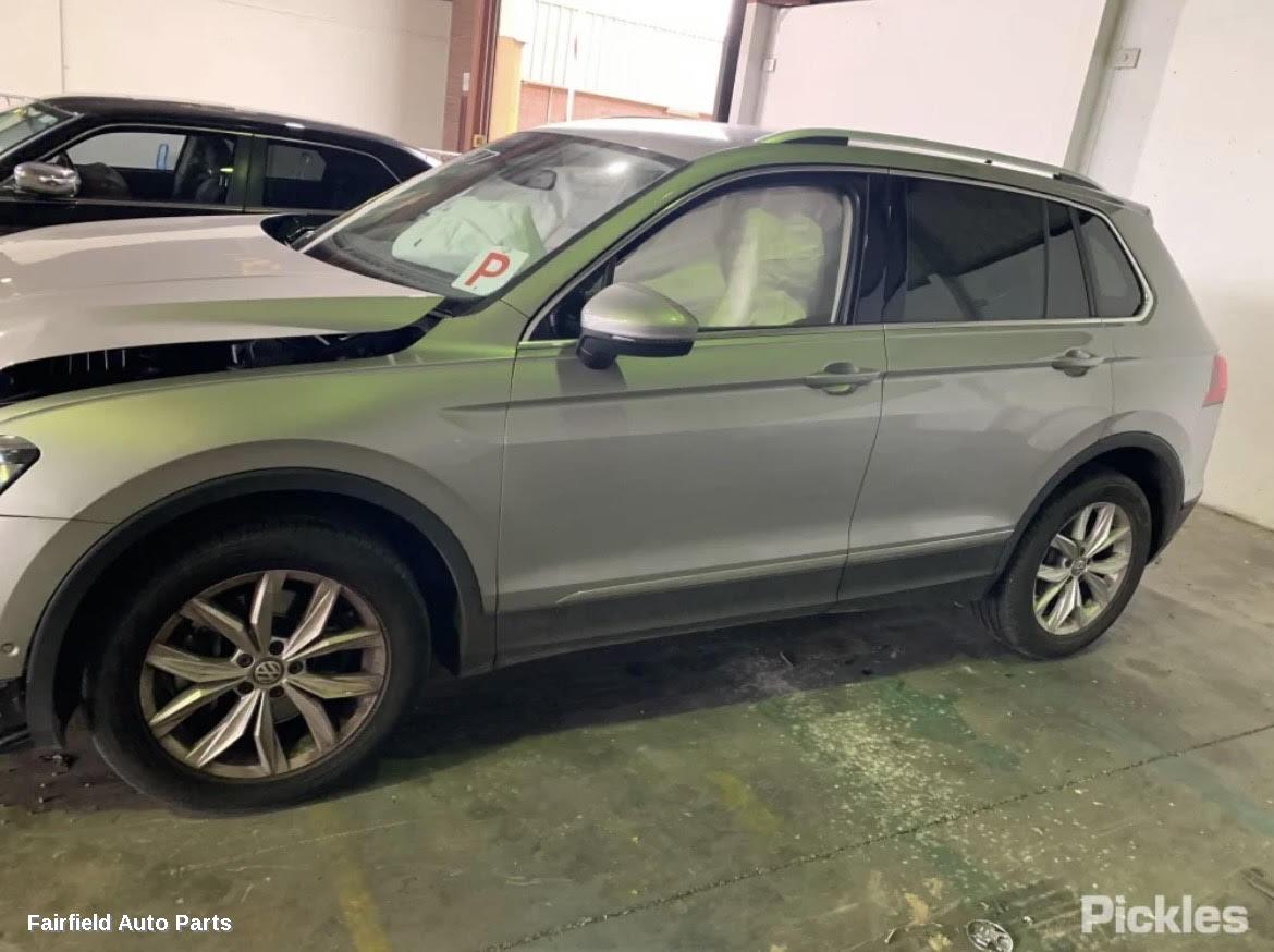 2016-2021 Volkswagen Tiguan Right Indicator Fog Side