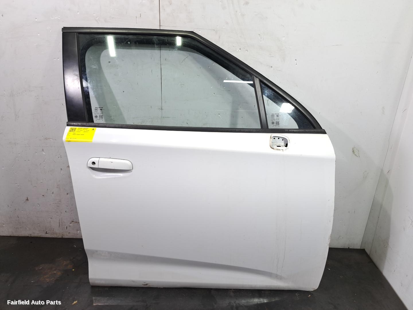 2016-2025 Mg Mg3 Right Front Door