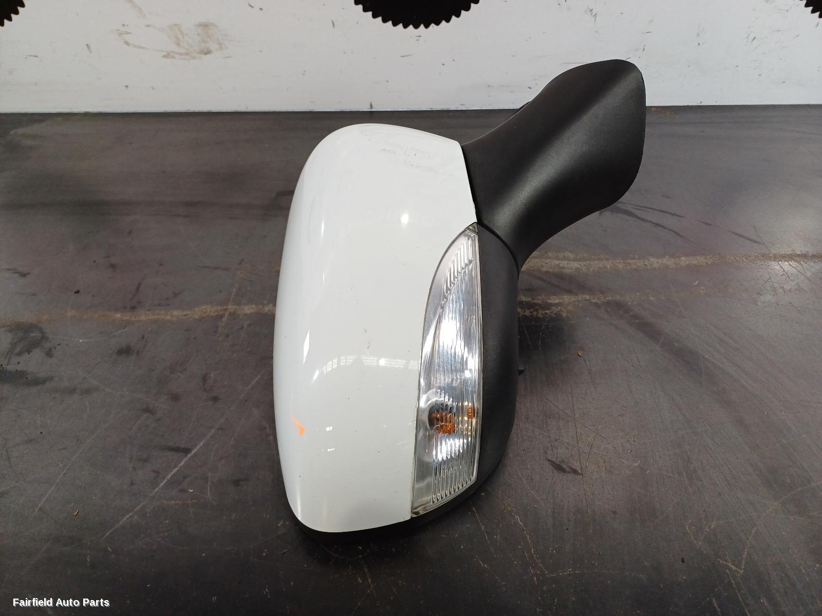 2016-2019 Renault Clio Right Door Mirror