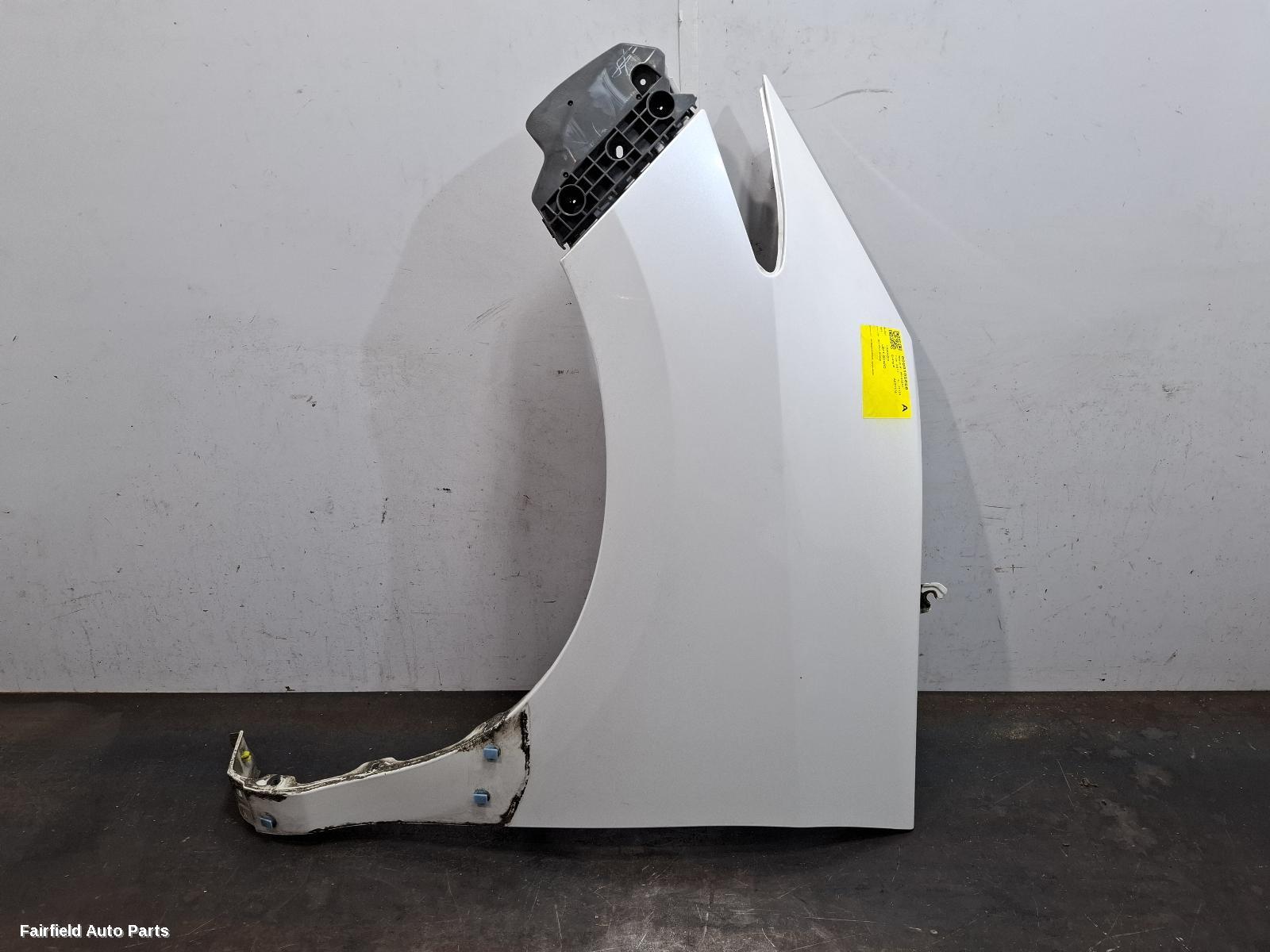 2011 Toyota Tarago Left Guard