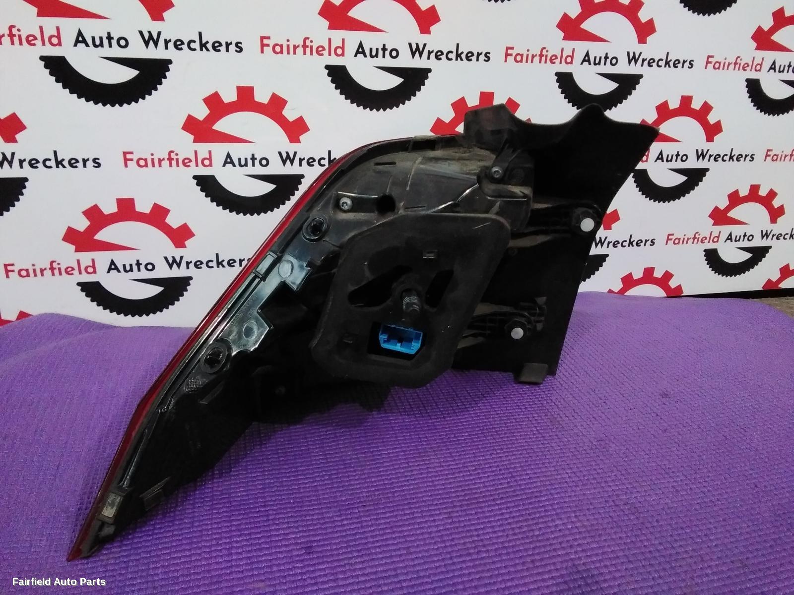 2017 Volkswagen Tiguan Right Taillight