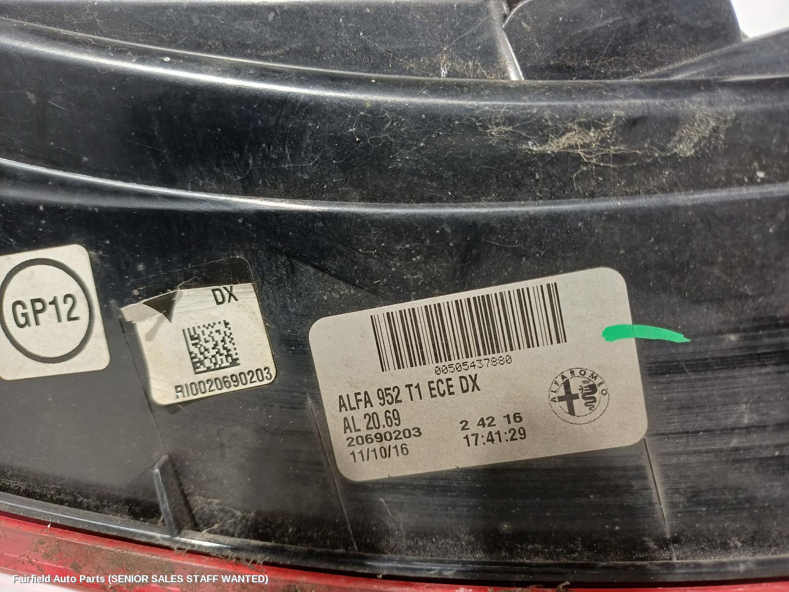 2017 Alfa Romeo Giulia Right Taillight