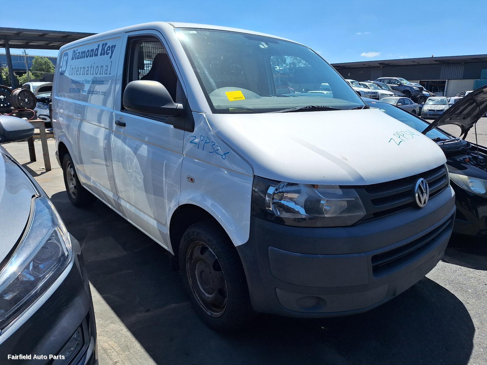 2004-2015 Volkswagen Transporter Right Guard