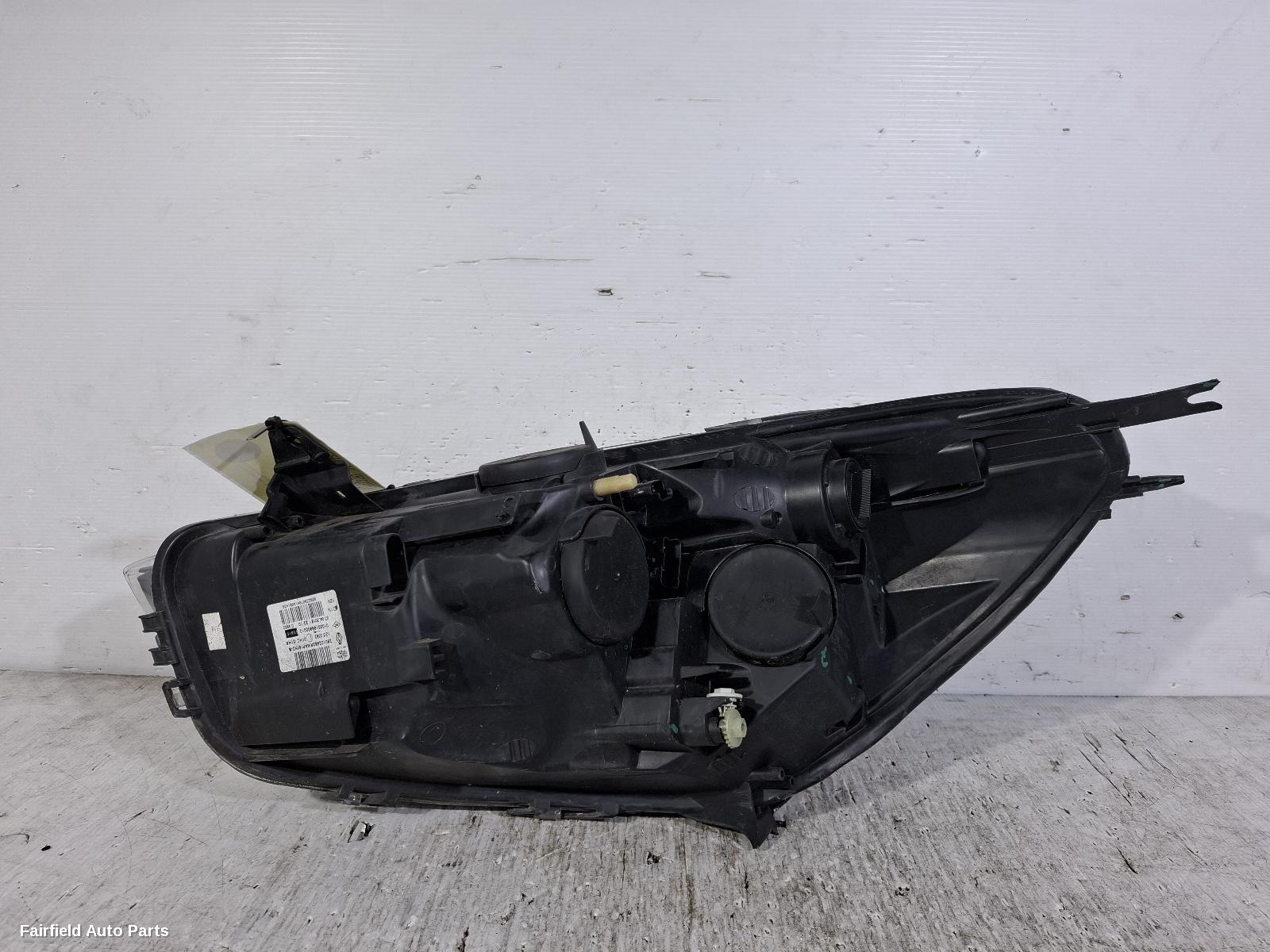 2013-2016 Renault Clio Right Headlamp