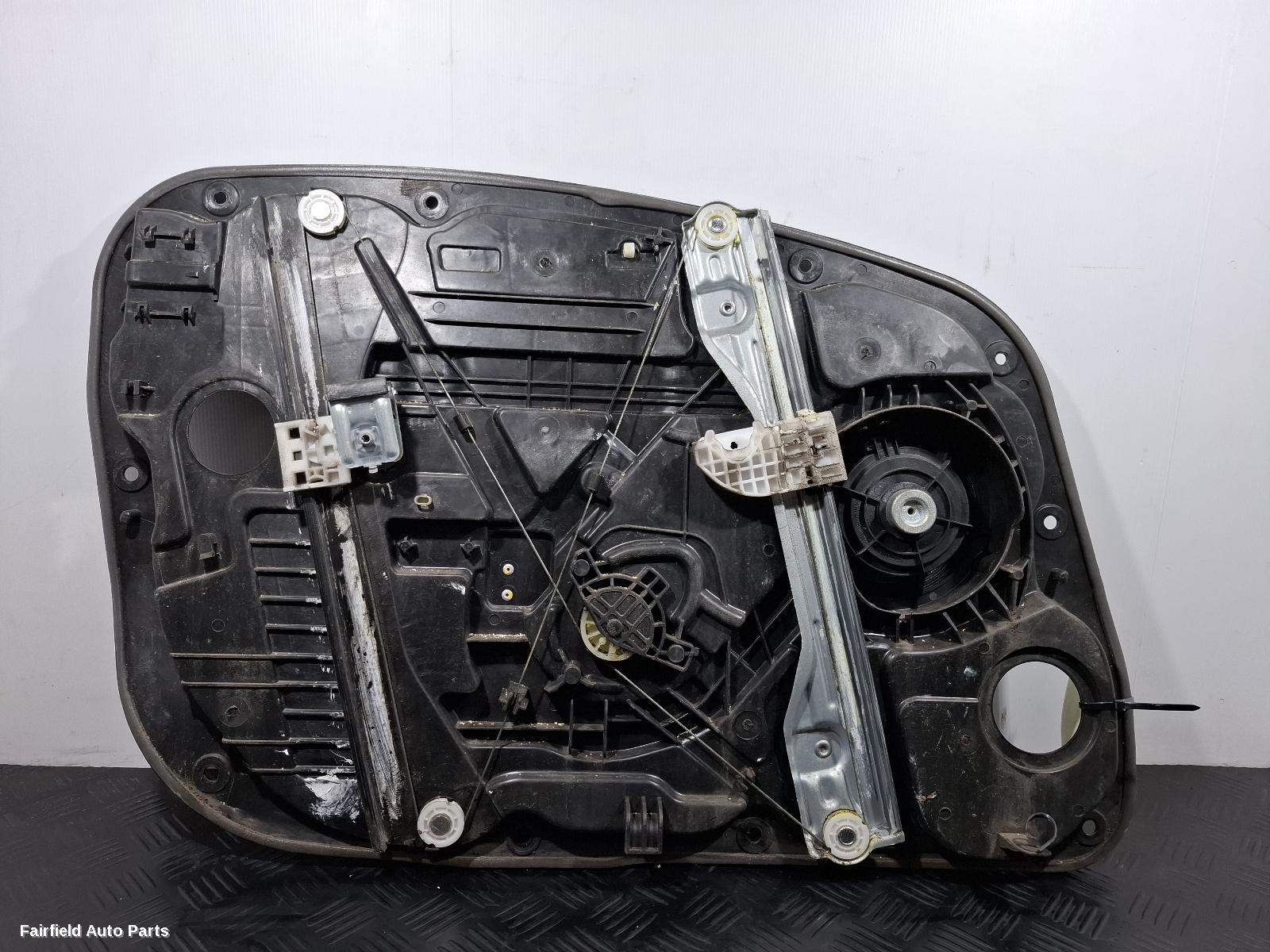 2012-2017 Hyundai I30 Right Front Window Reg Motor