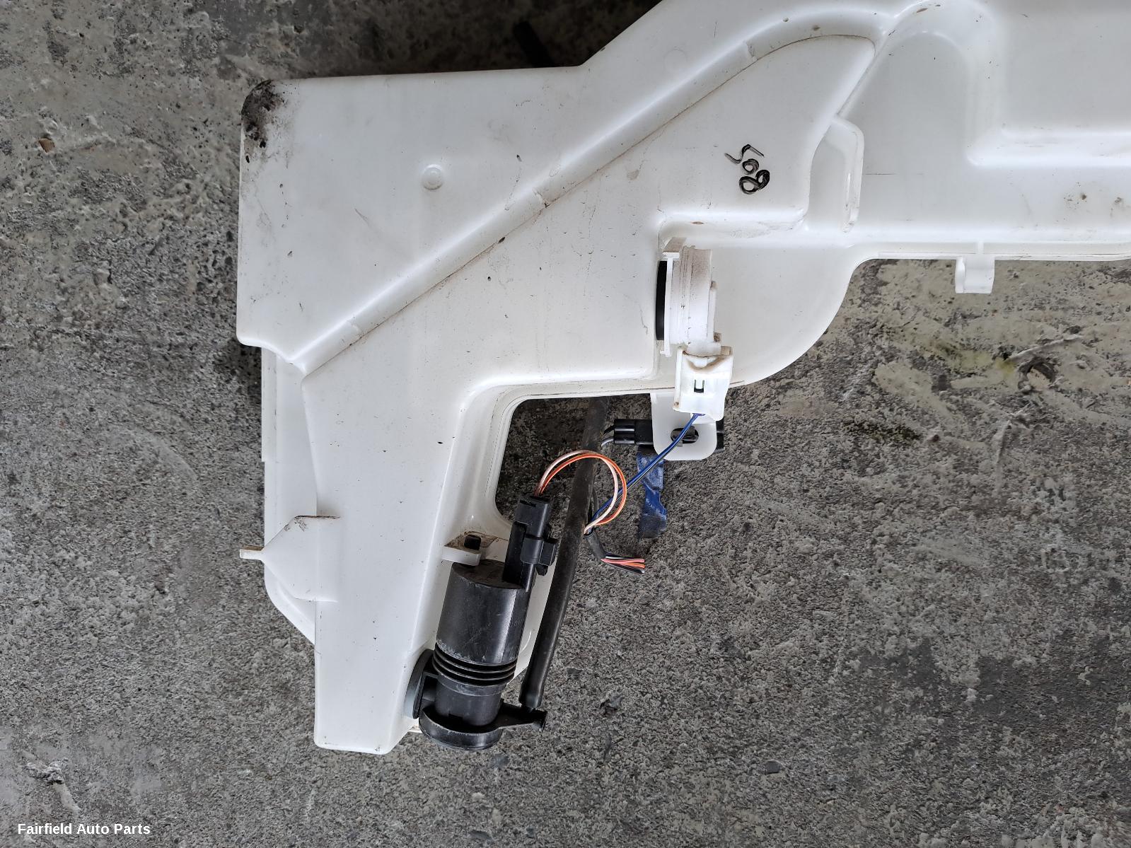 2018-2020 Mercedes X Class Washer Bottle