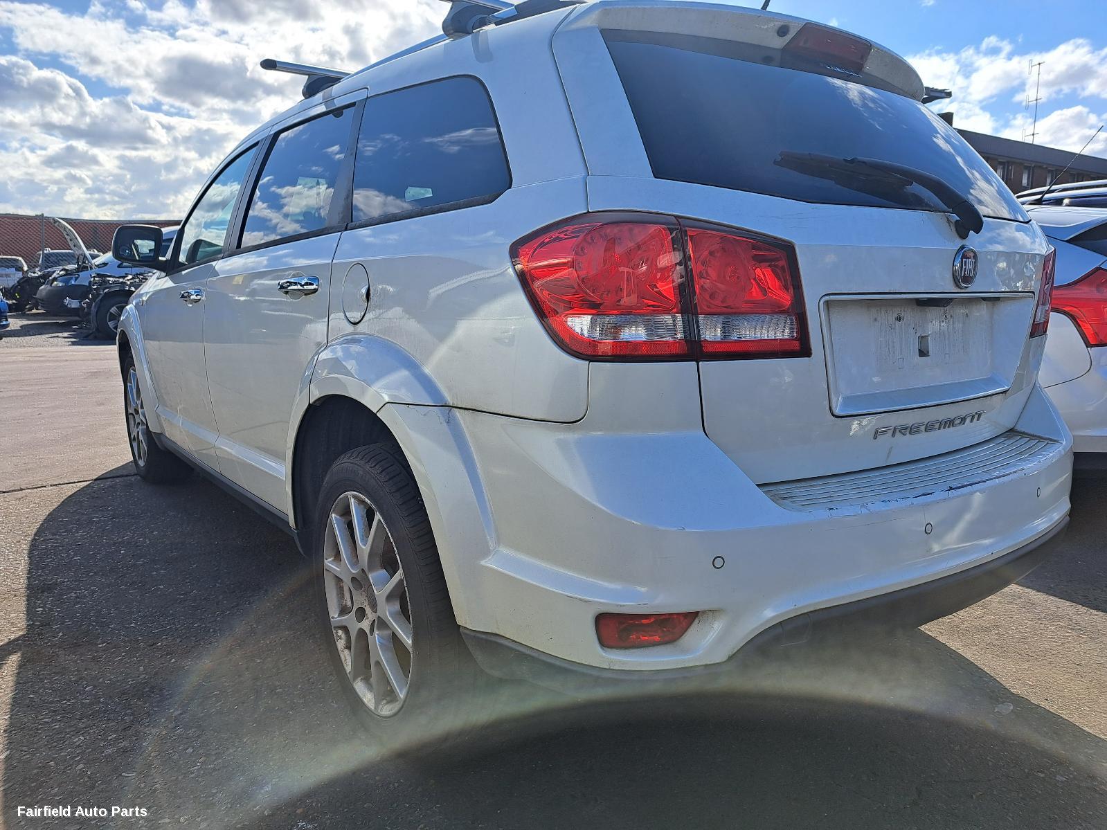 2013 Fiat Freemont Right Headlamp