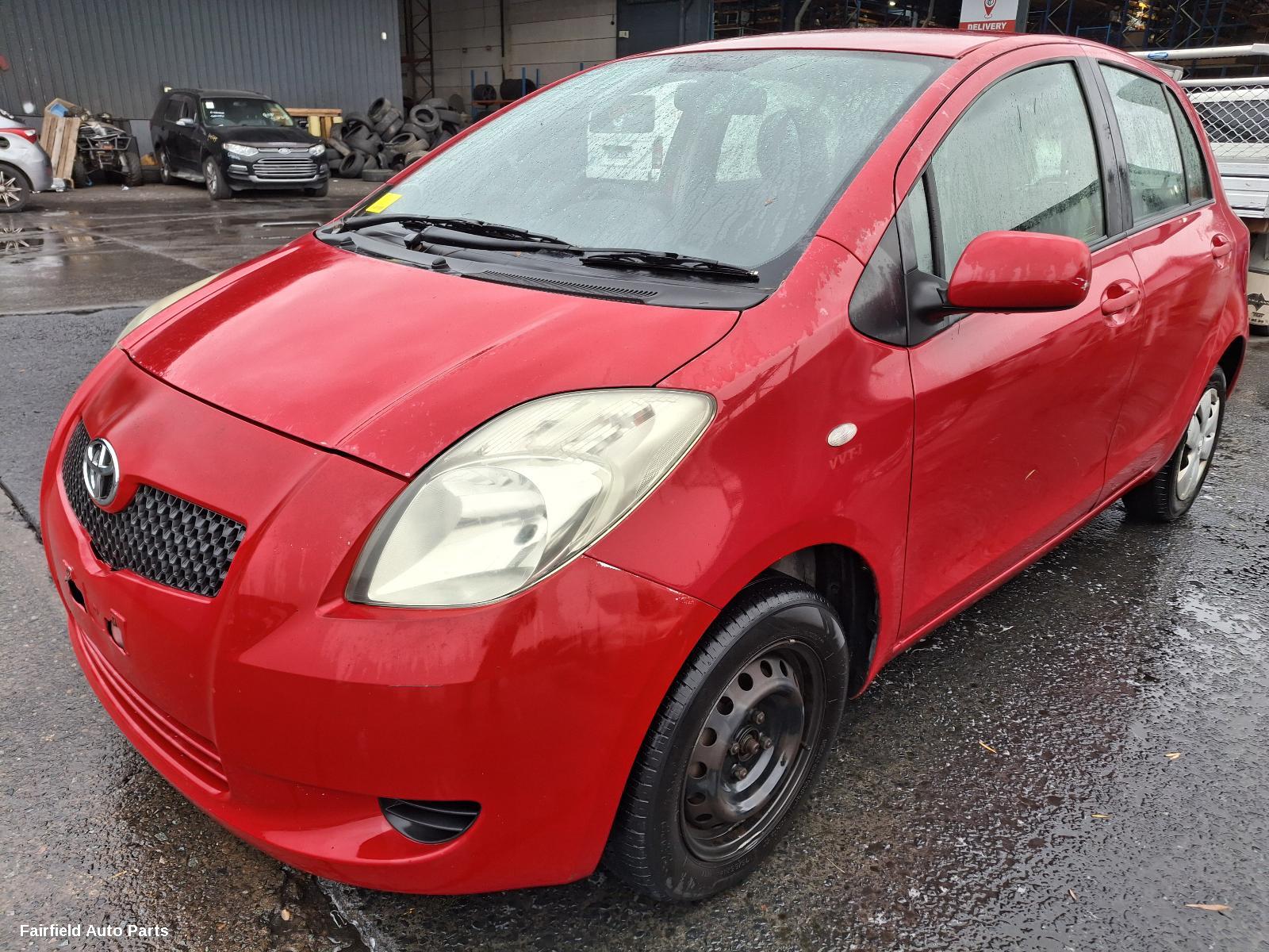 2006 Toyota Yaris Right Front Door