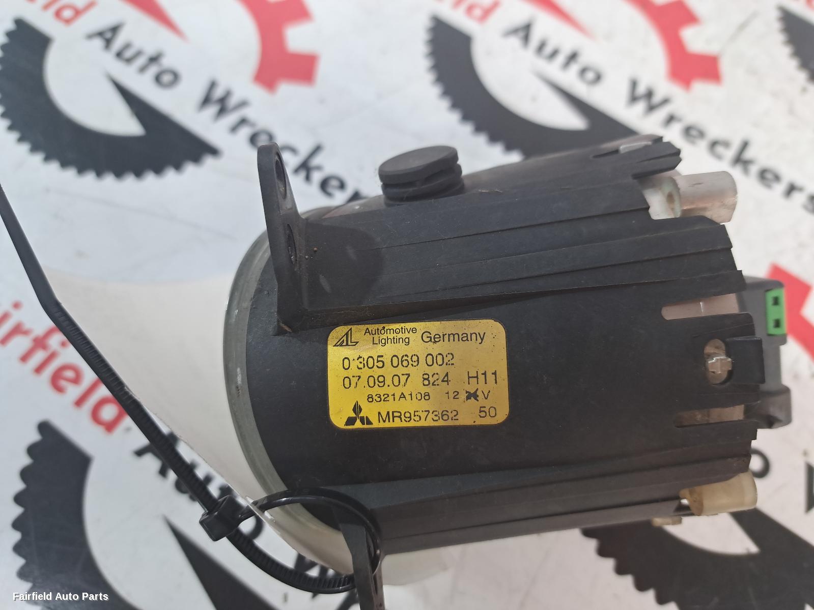 2007-2015 Mitsubishi Lancer Right Indicator Fog Side