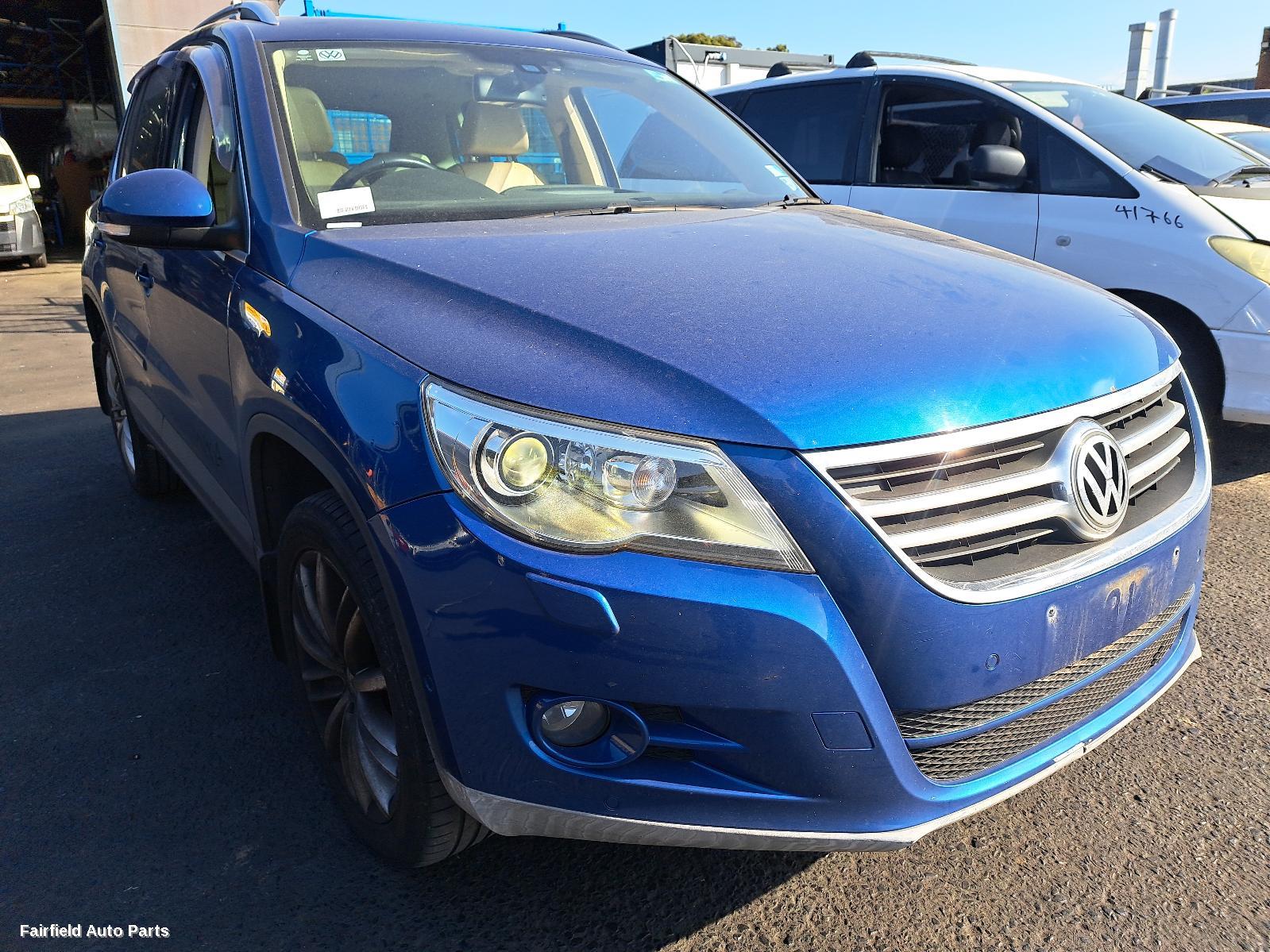 2008-2016 Volkswagen Tiguan Left Door Mirror