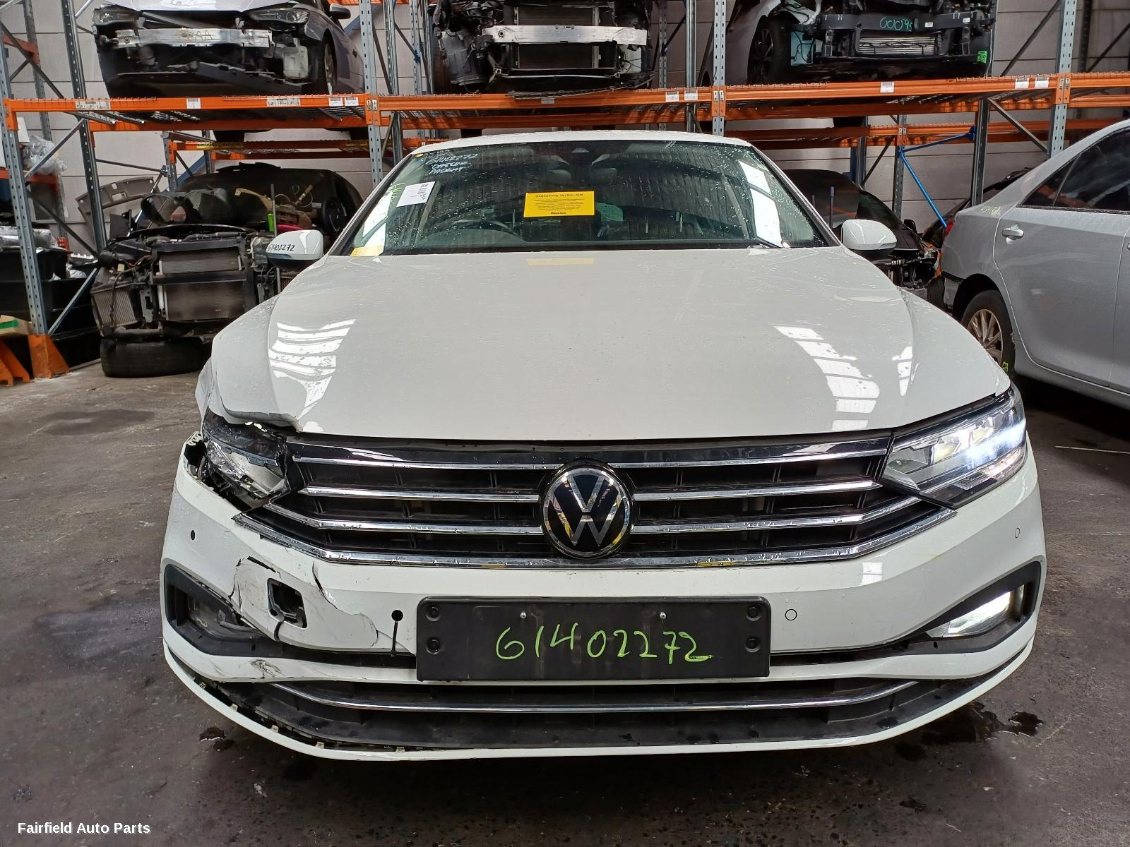 2021 Volkswagen Passat Right Taillight