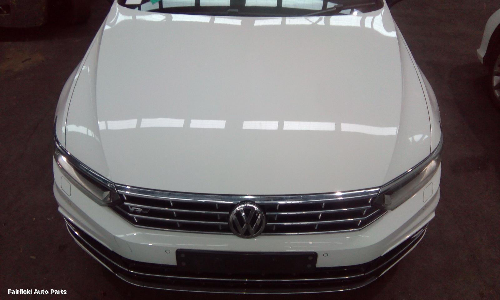 2017 Volkswagen Passat Right Taillight