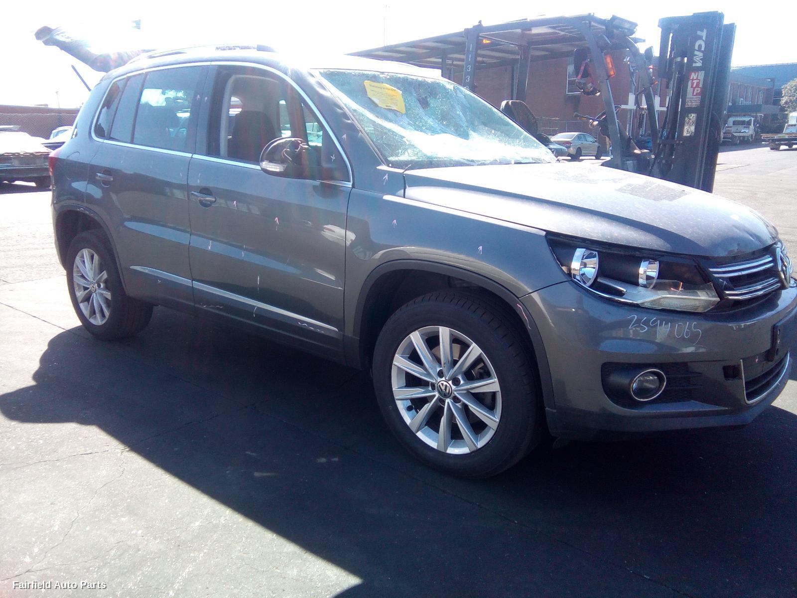 2008-2016 Volkswagen Tiguan Right Guard