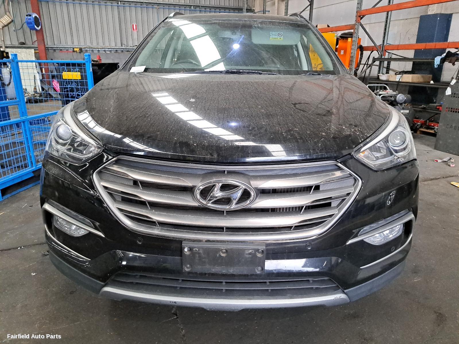 2016 Hyundai Santa Fe Left Taillight