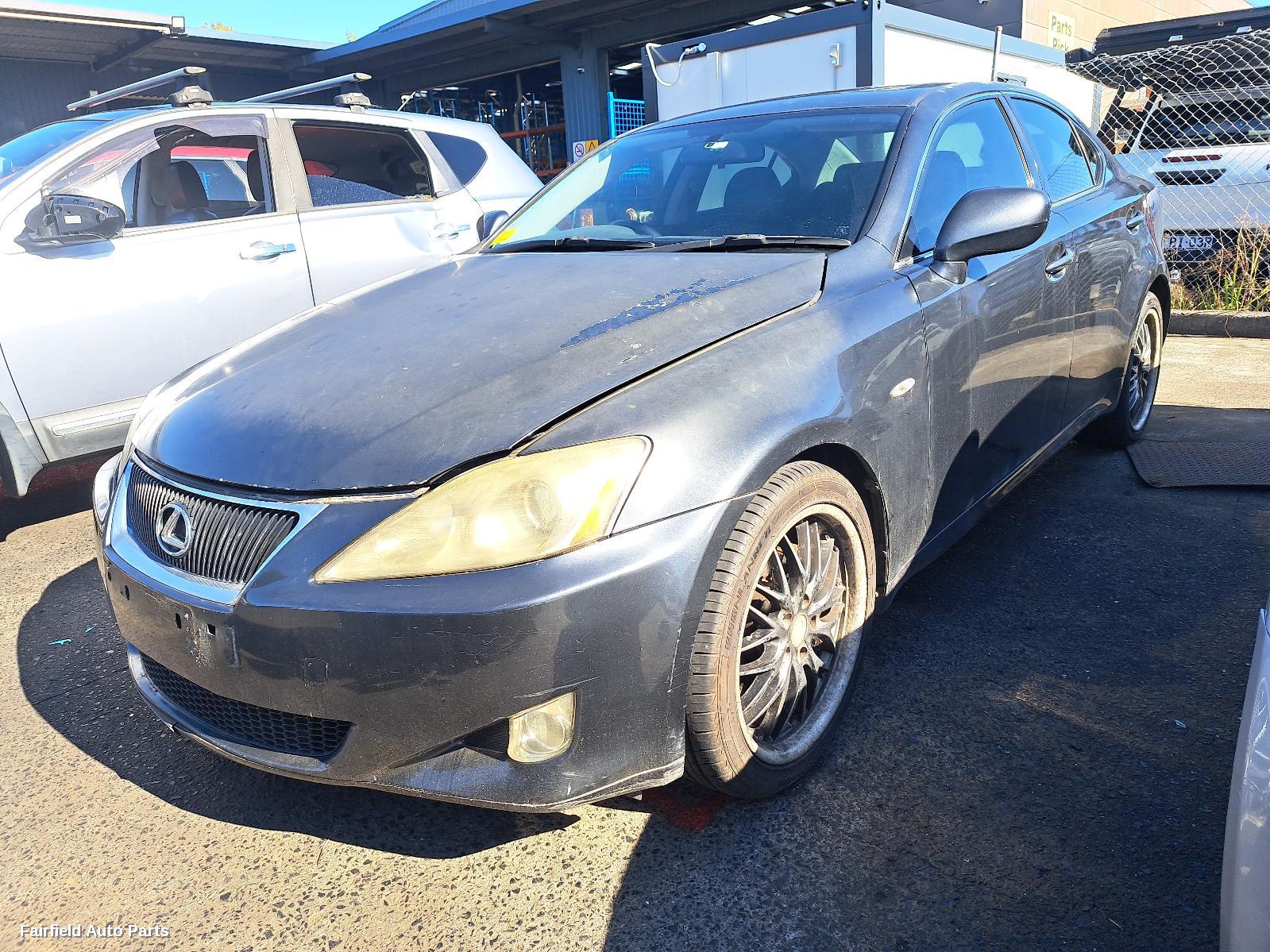 2006 Lexus Is250/is250c Left Front Hub Assembly