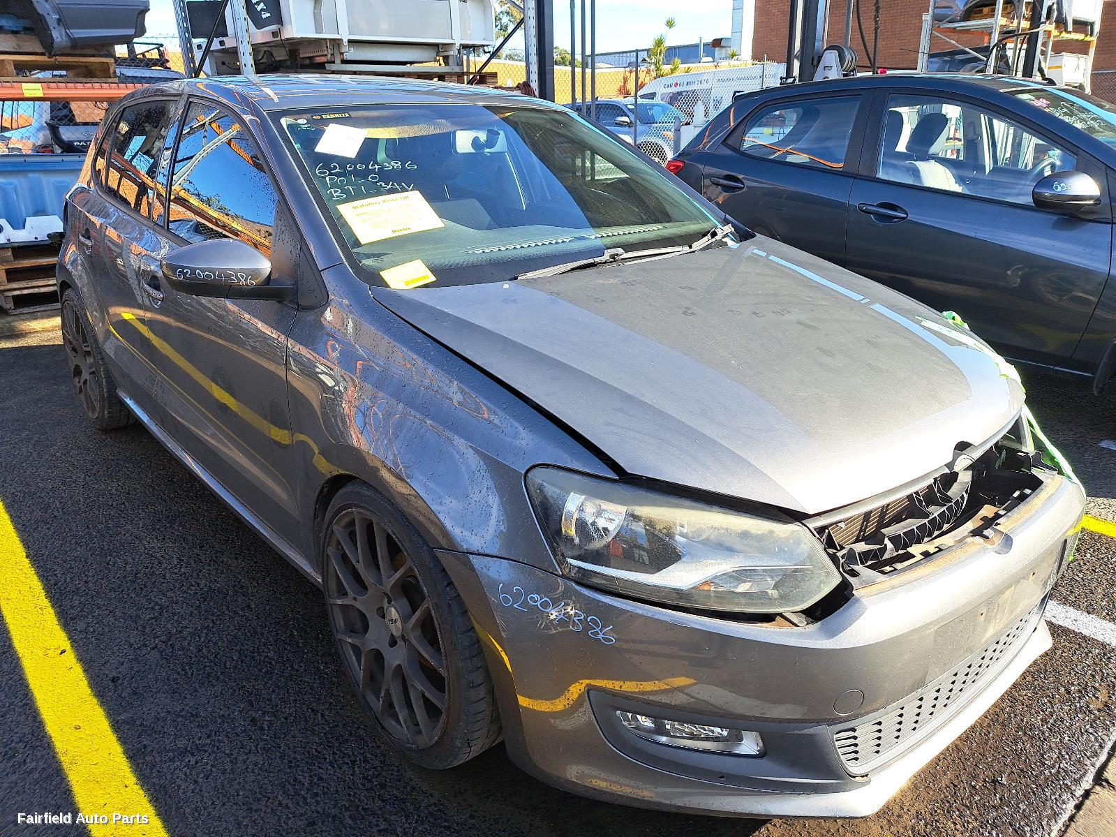 2010 Volkswagen Polo Left Rear Door Sliding