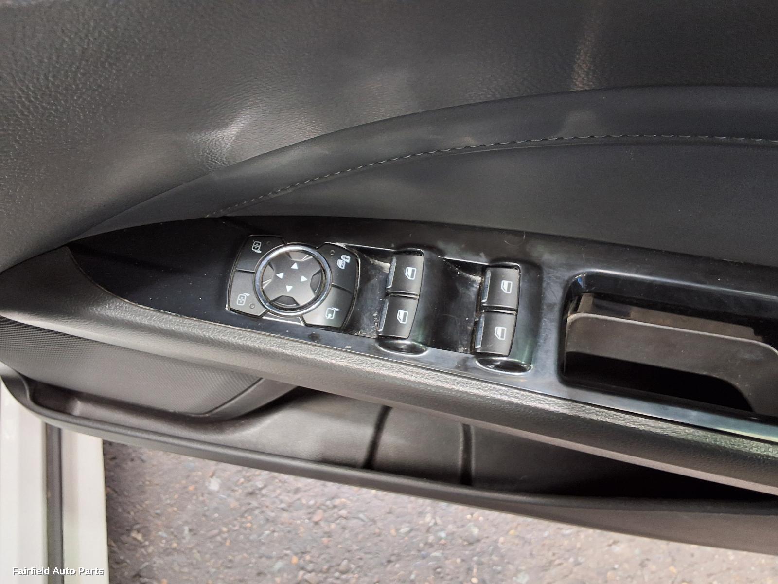 2014-2020 Ford Mondeo Washer Bottle