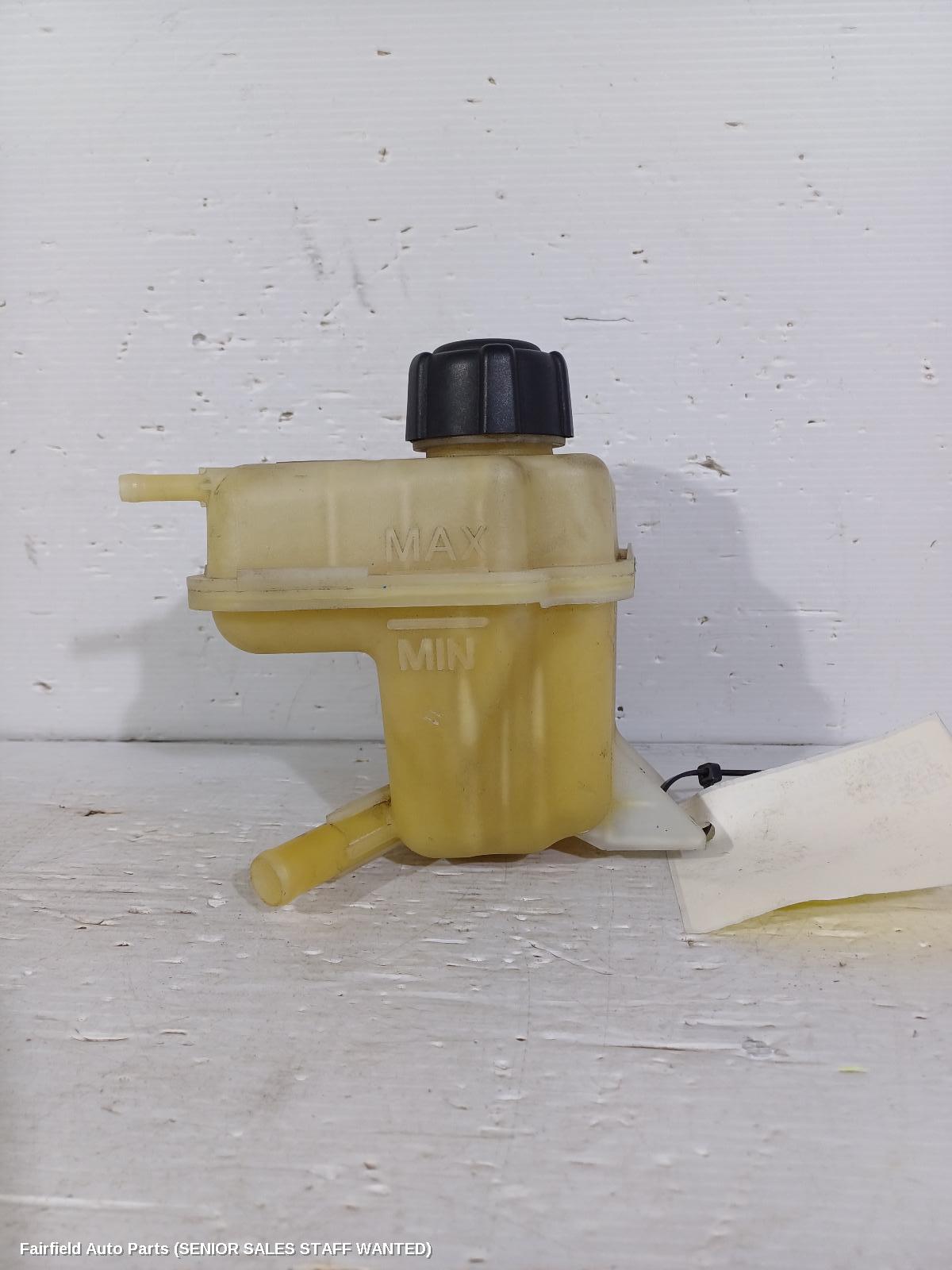 2007-2014 Nissan Dualis Overflow Bottle