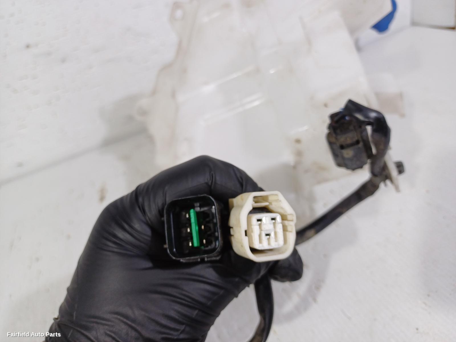 2013-2018 Hyundai Veloster Washer Bottle