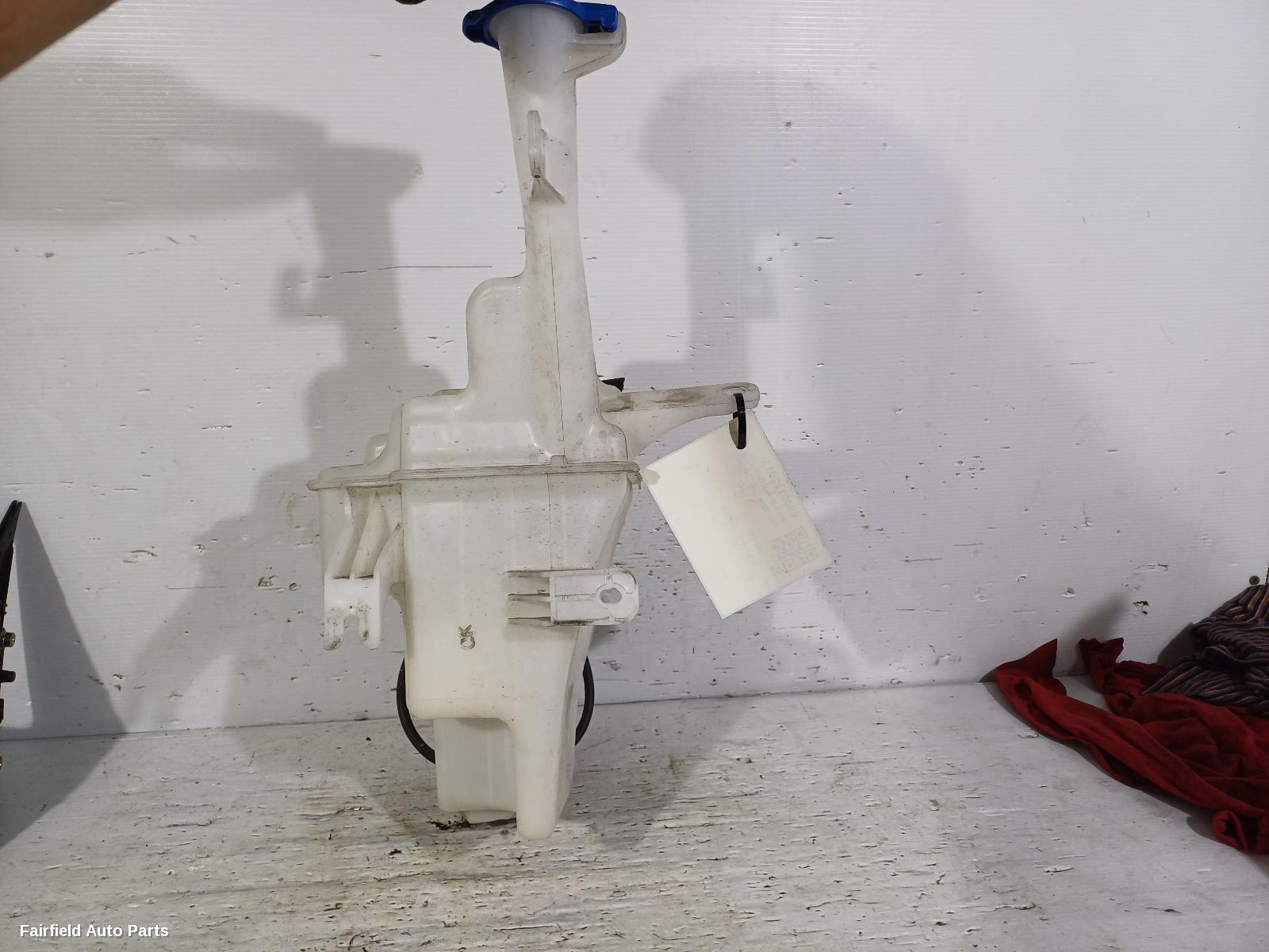 2011-2019 Hyundai Accent Washer Bottle