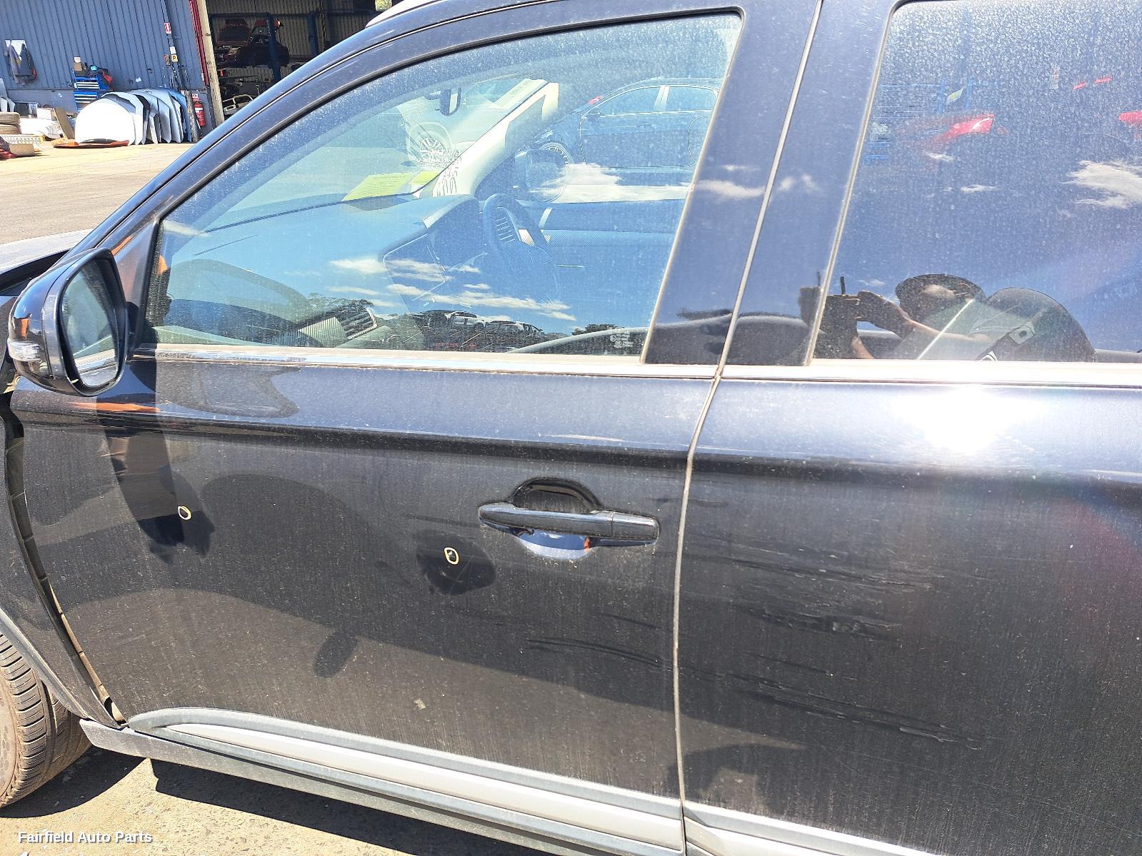 2017 Mitsubishi Outlander Right Guard