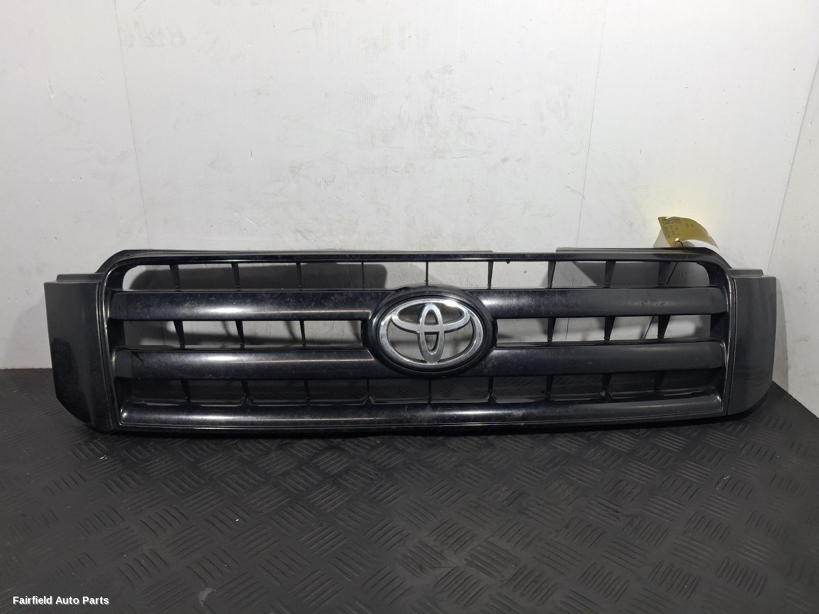 2001-2007 Toyota Kluger Grille