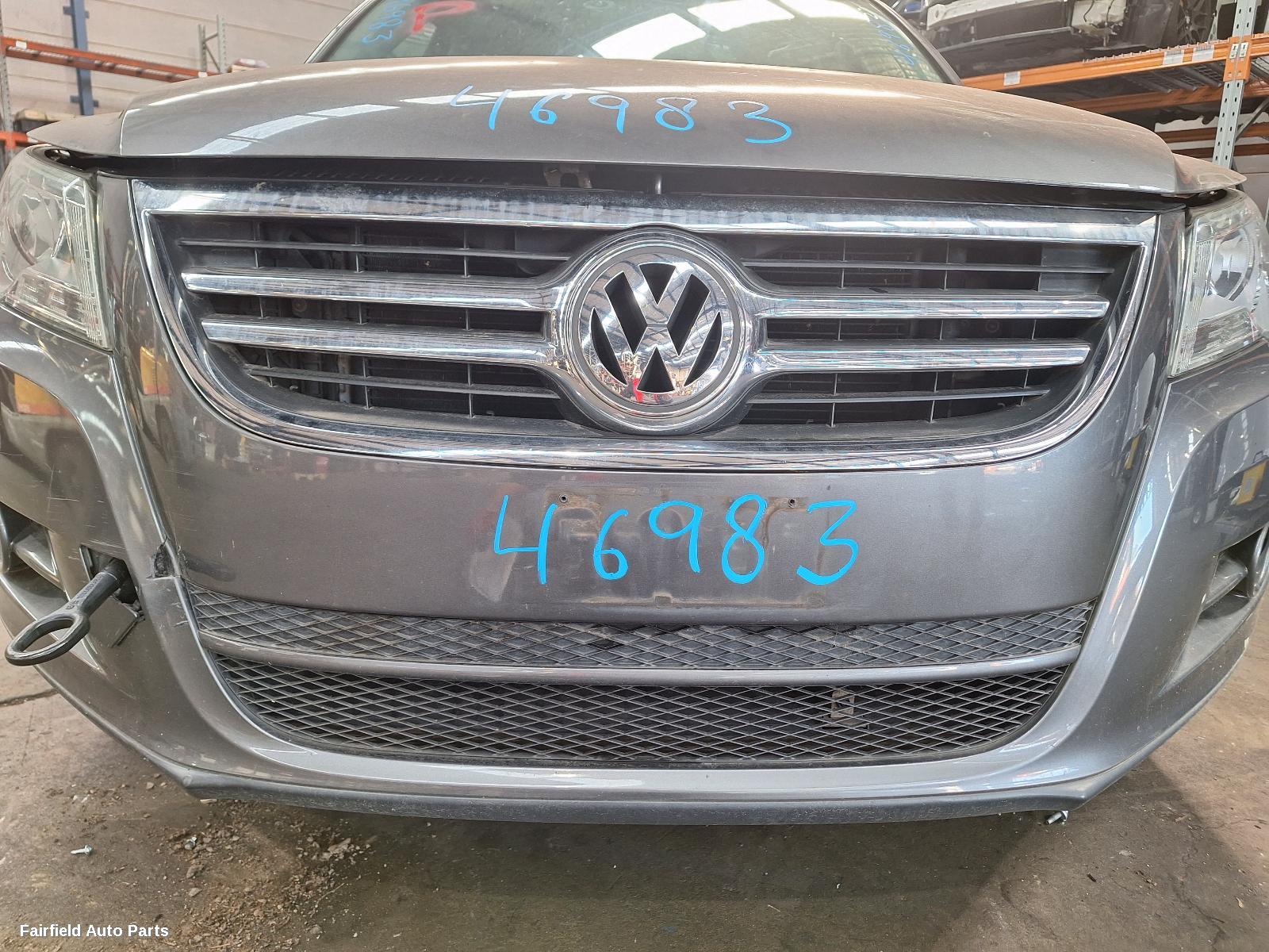 2010 Volkswagen Tiguan Left Taillight