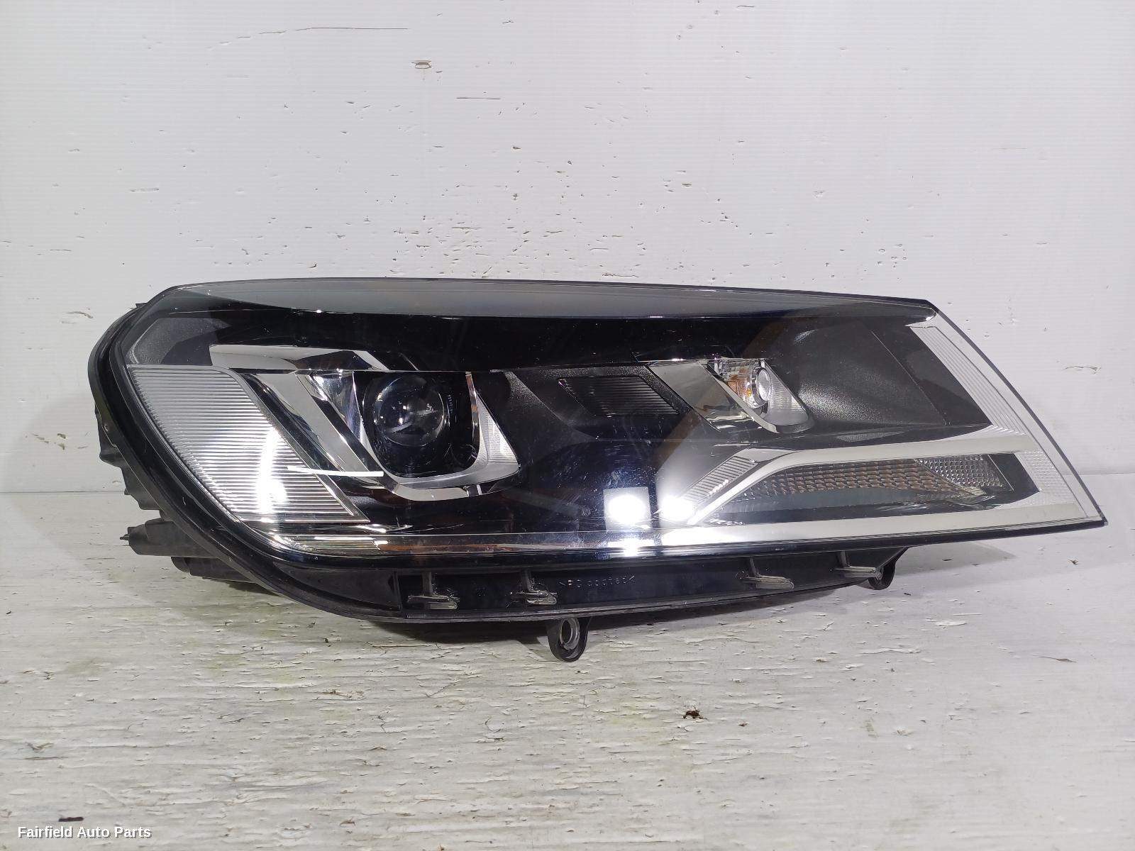 2014-2018 Volkswagen Touareg Right Headlamp