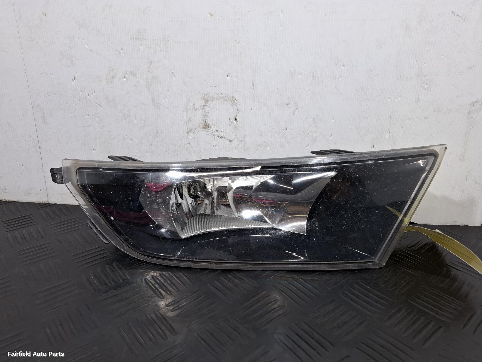 2015-2018 Skoda Fabia Left Indicator Fog Side