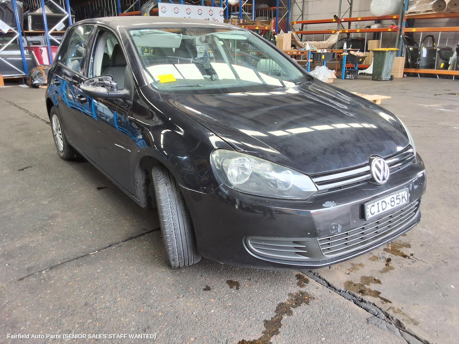 2012 Volkswagen Golf Right Front Door