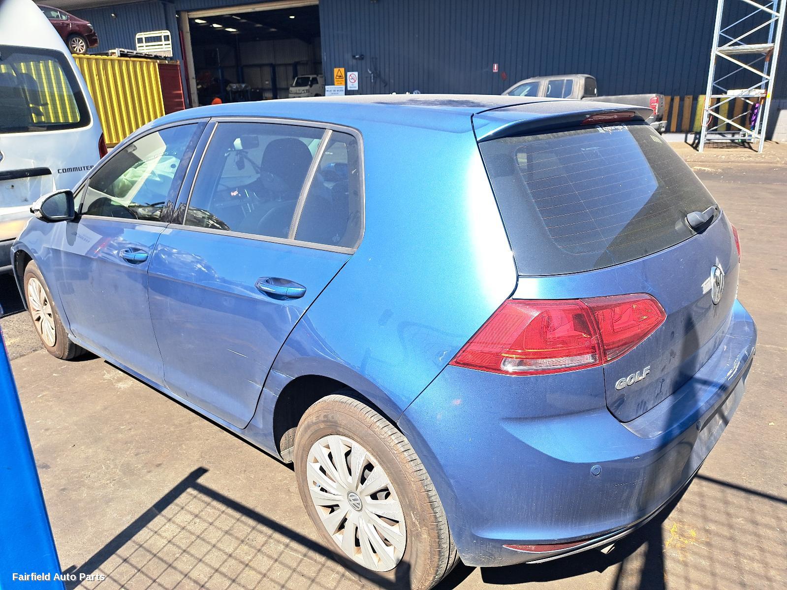 2016 Volkswagen Golf Right Taillight